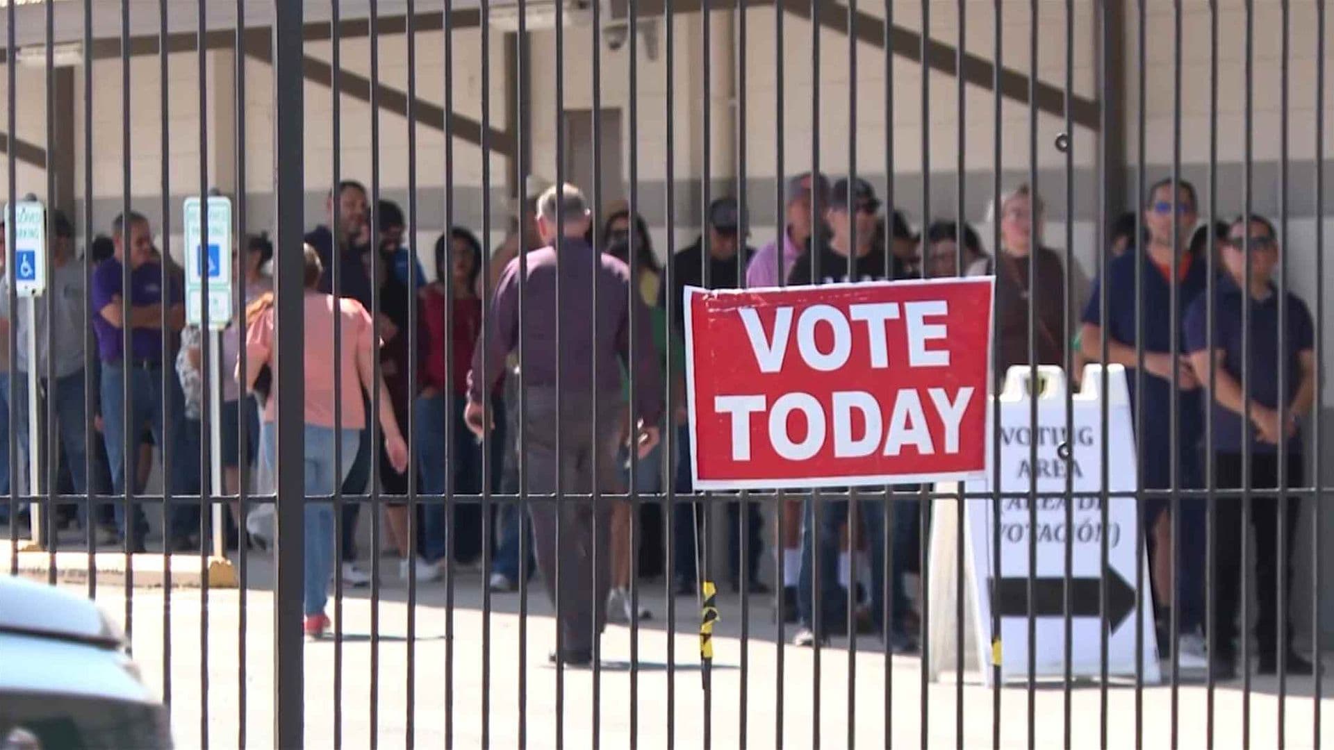 Votantes de Texas, Carolina del Norte y Arkansas, Acuden a las Urnas para Elegir a Candidatos en Primarias