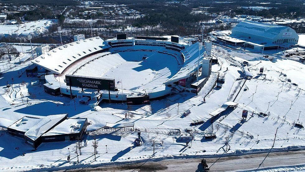 Nieve Supera los Dos Metros de Altura en Buffalo