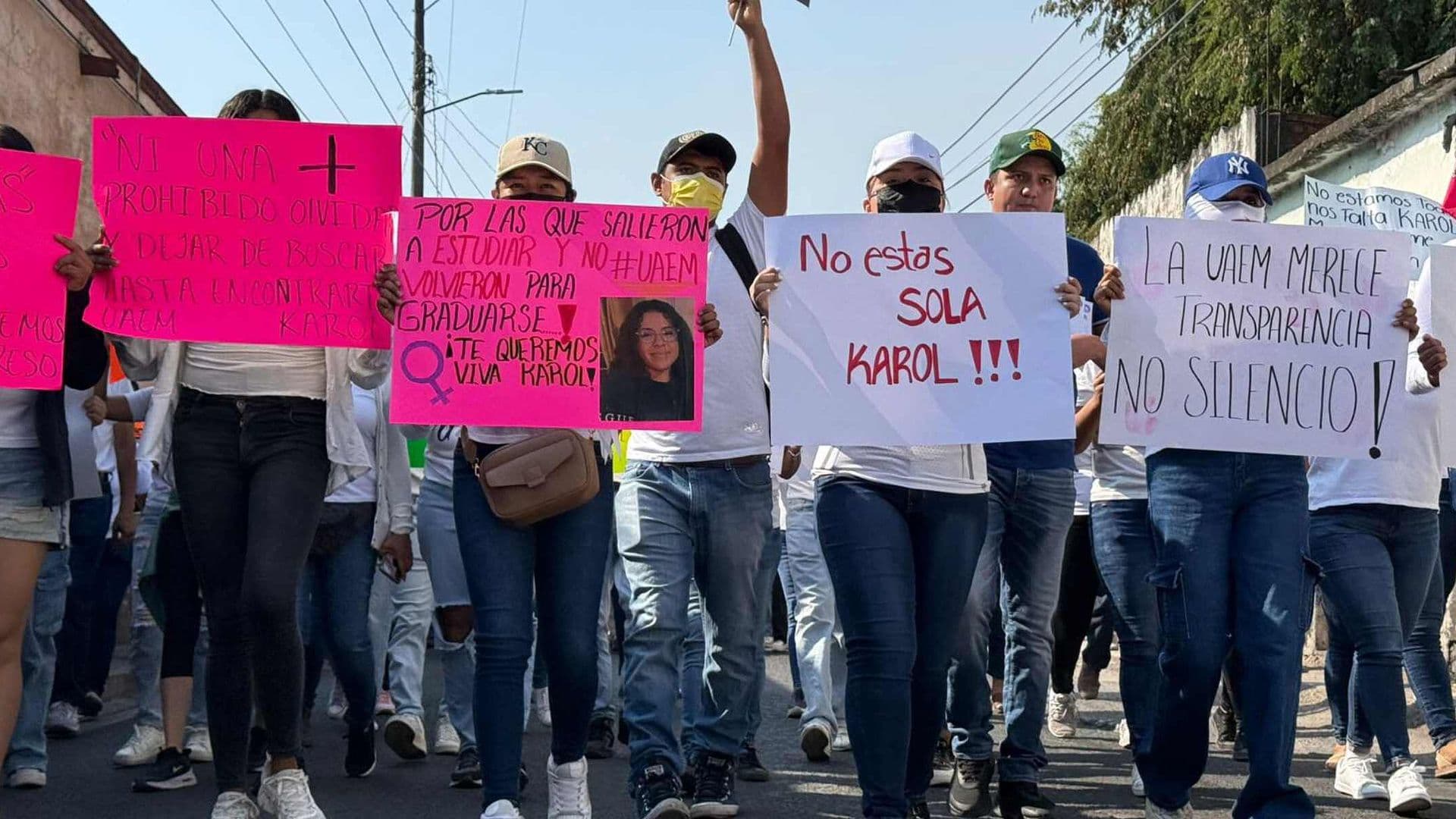 Estudiantes de la UAEM Protestan por Karol Toledo, Joven Desaparecida desde el 2 de Marzo