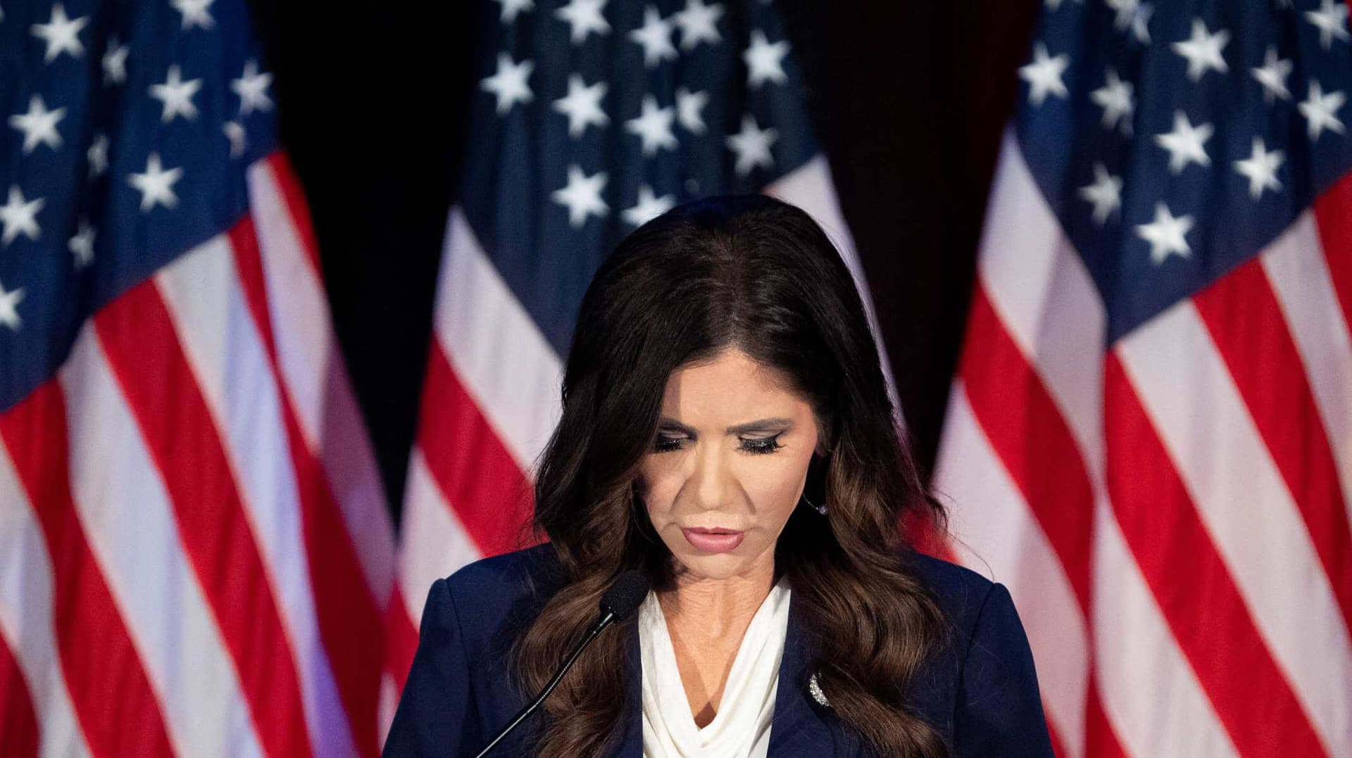 Primer "Despido" en la Era Trump: Kristi Noem Deja el Departamento de Seguridad Interna