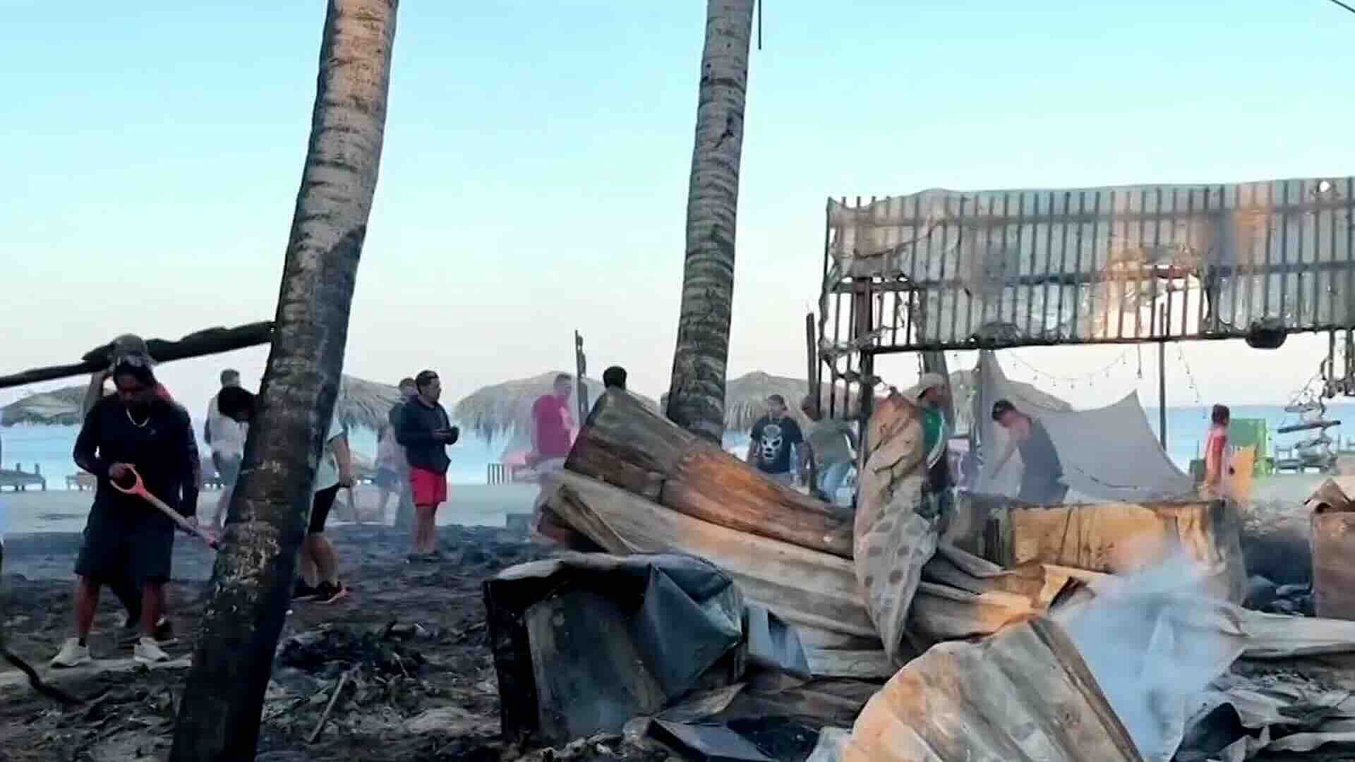 Confirman que Incendio en Punta Zicatela en Puerto Escondido Fue por Corto Circuito