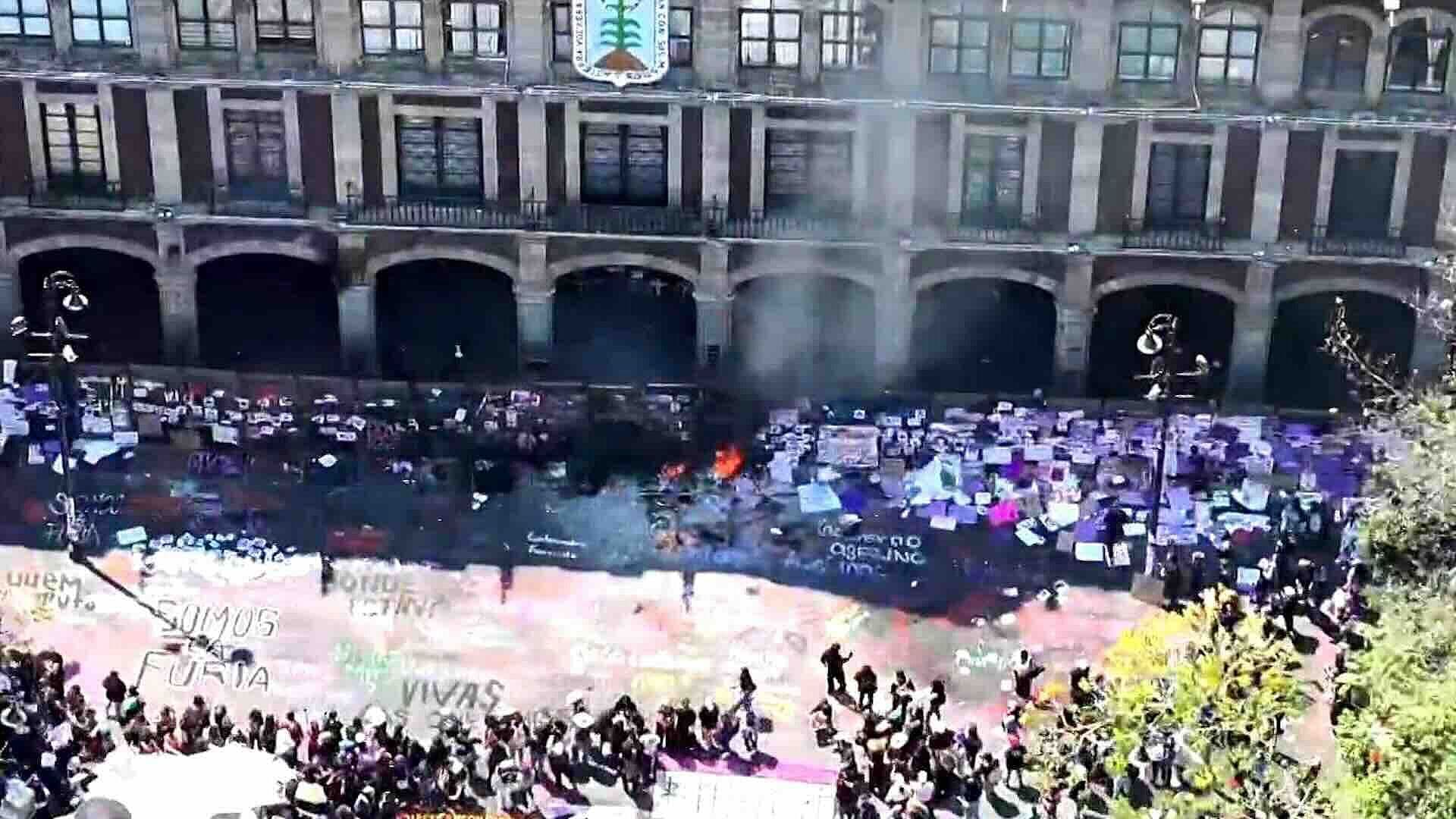 Pintas y Quemas Marcan Protesta del 8M en Plaza de las Armas, Cuernavaca, Morelos