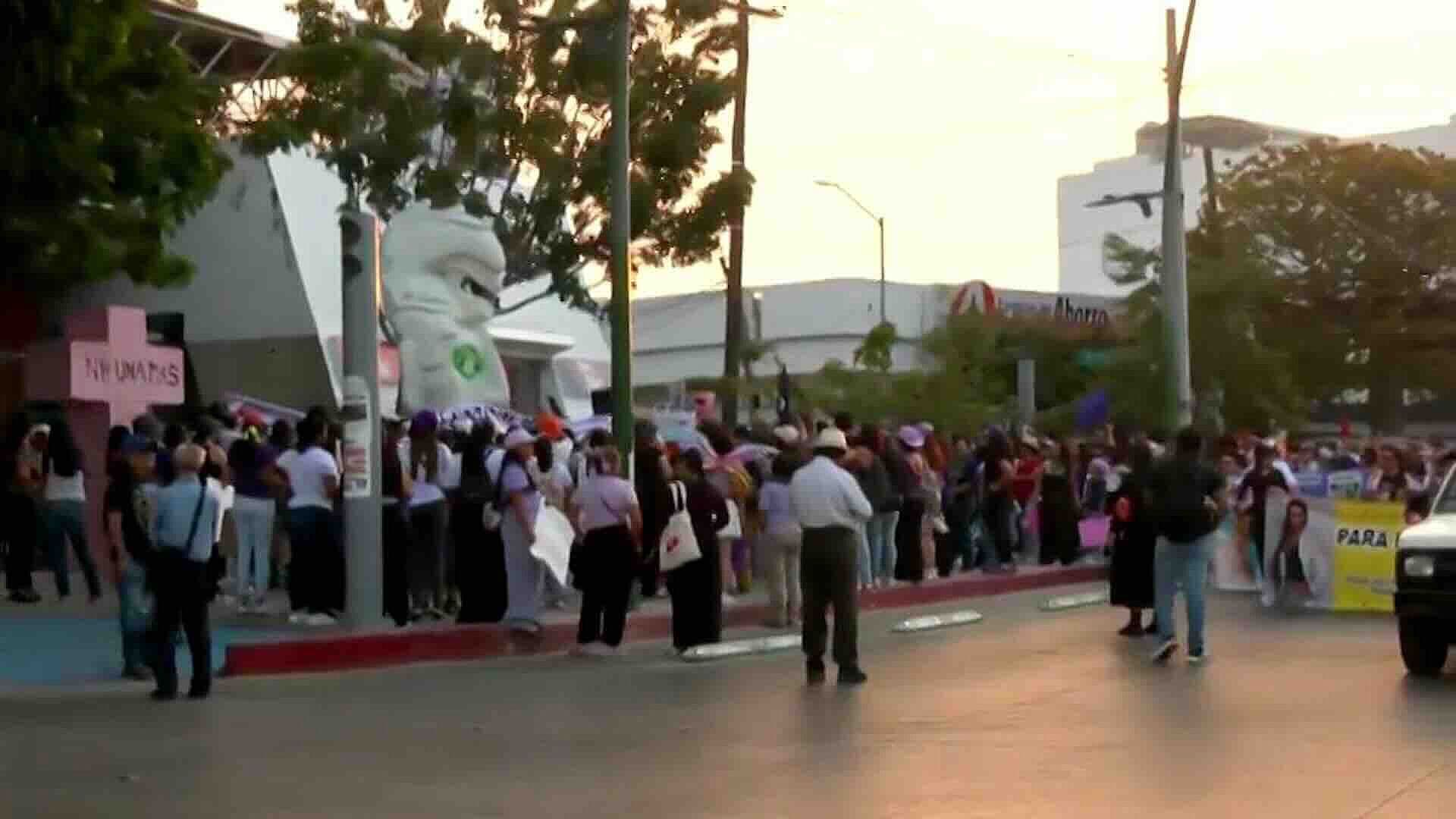 3 Mil Mujeres Marchan en Tuxtla Gutiérrez, Chiapas, Durante el 8M por Derechos