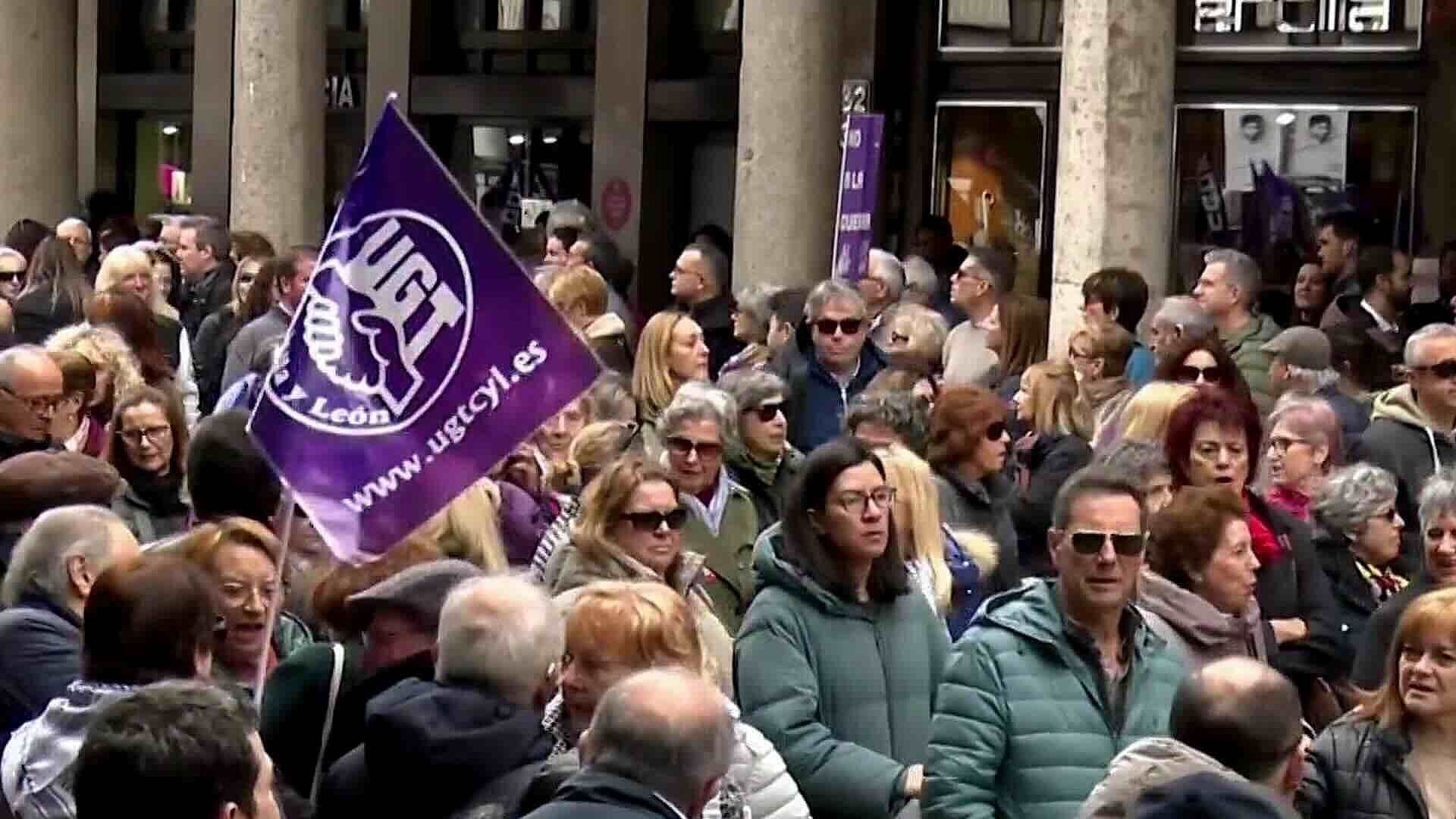 Miles de Mujeres Marchan en Madrid por el 8M Exigiendo Igualdad y Fin de la Violencia