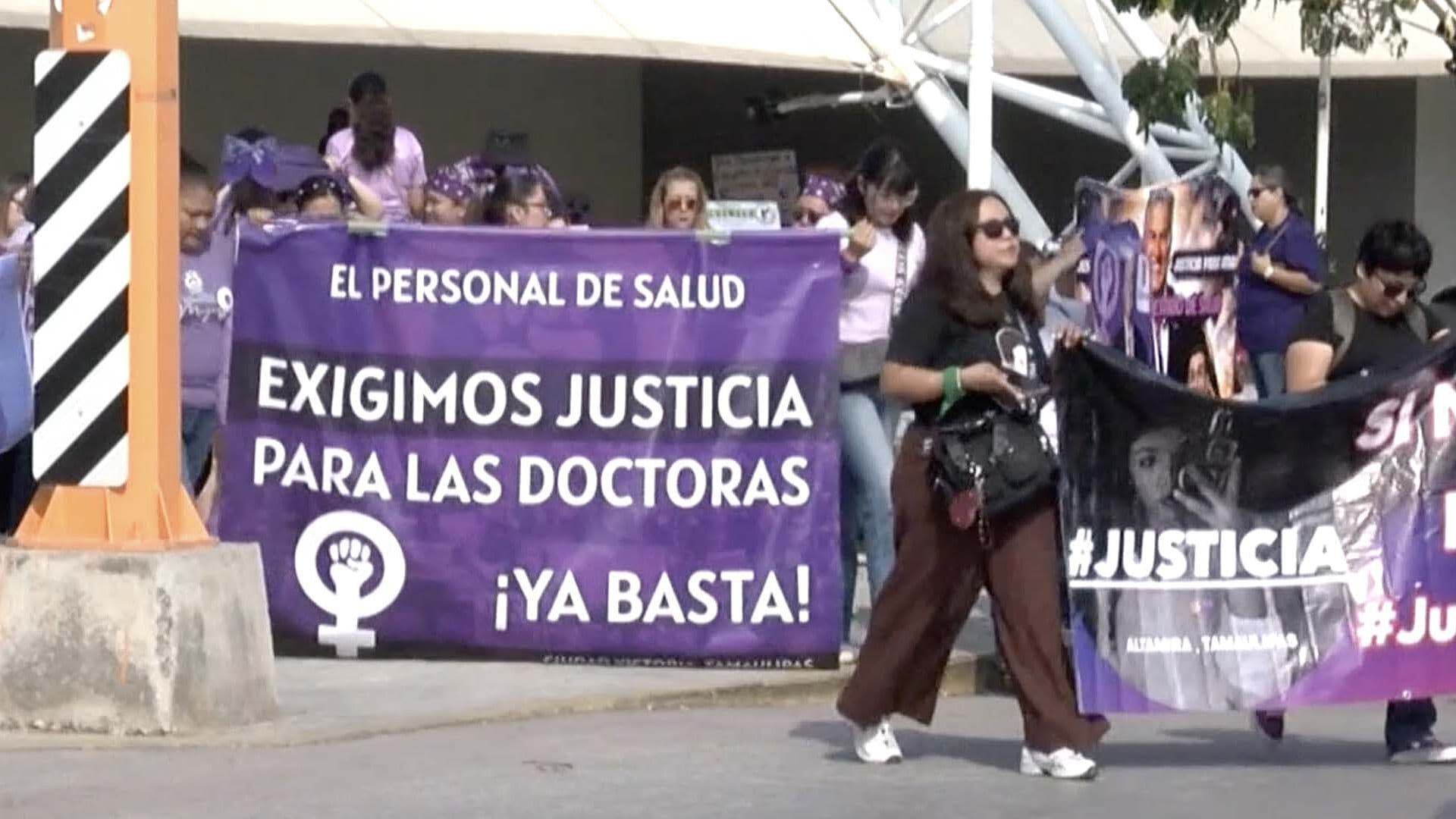 Residente del Hospital Infantil de Victoria se Pronuncia Durante Marcha del 8M