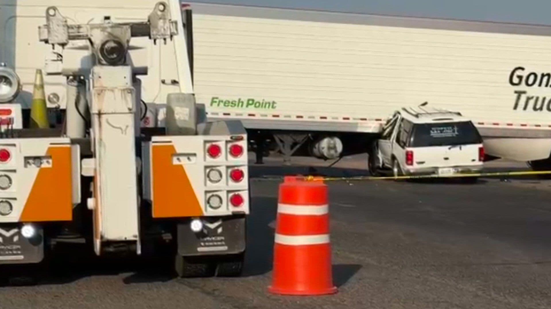 Conductor Muere Tras Choque Entre Carroza Fúnebre y Tráiler en Tlajomulco de Zúñiga