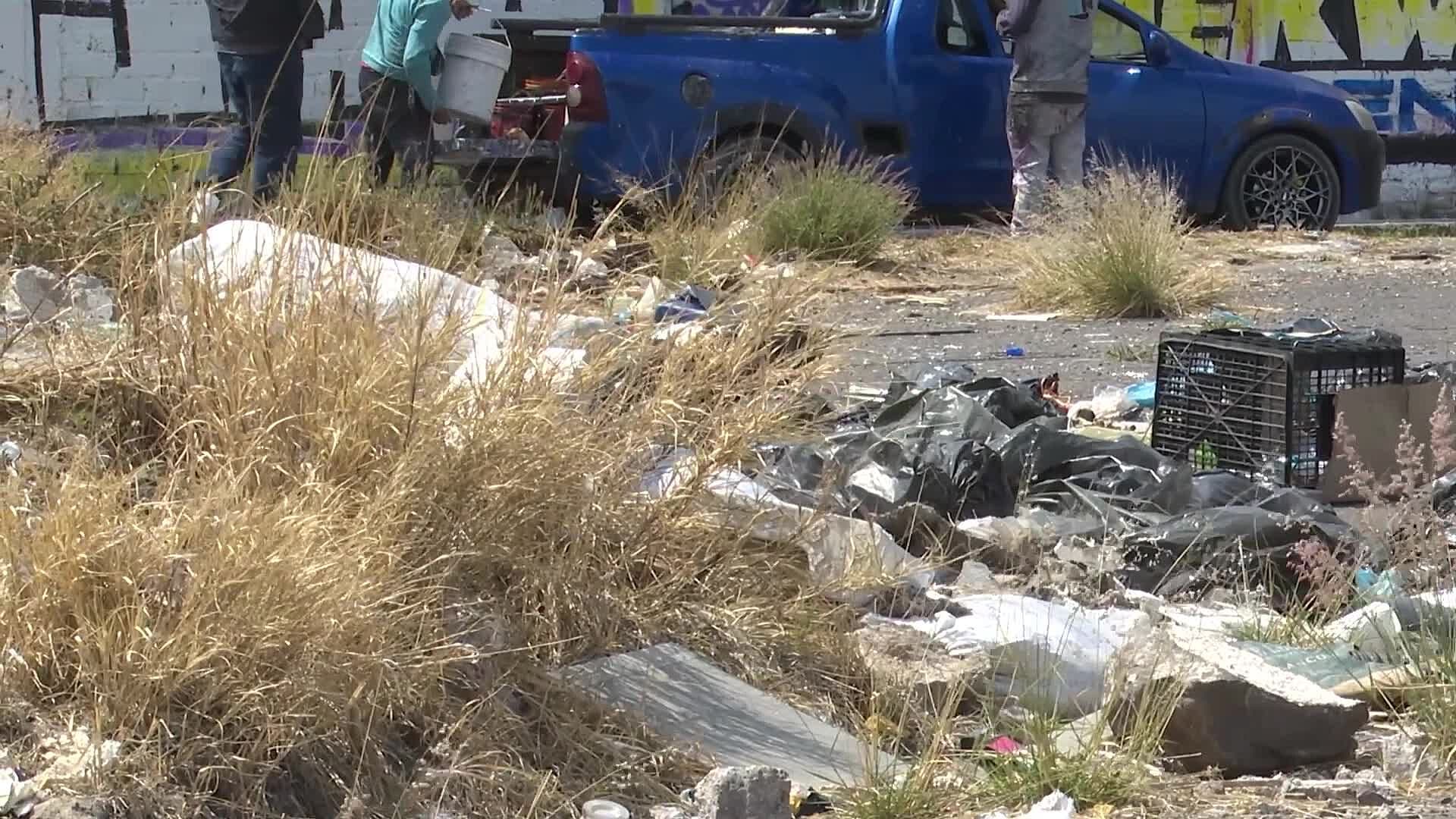 Usan Predio Abandonado como Basurero en Bernardo Quintana en Querétaro