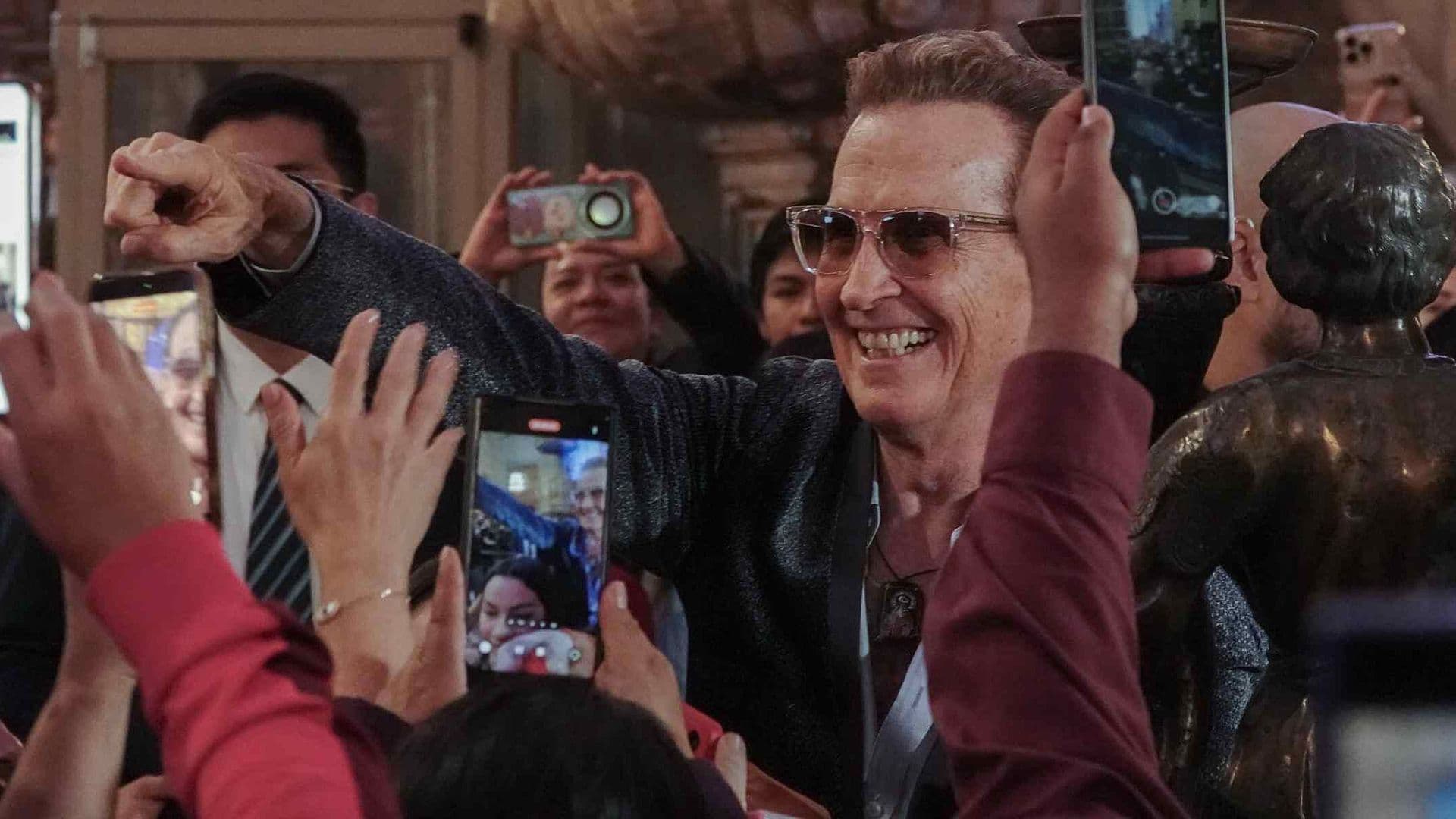 Emmanuel Celebra 50 Años de Carrera con Misa en la Catedral Metropolitana de la CDMX