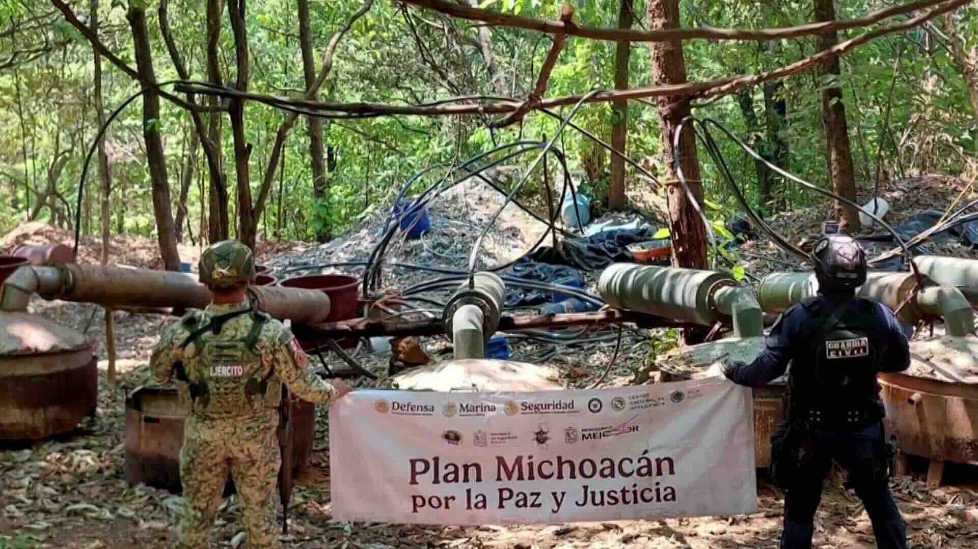 SSP y Ejército Desmantelan Laboratorio de Drogas en Arteaga, Michoacán