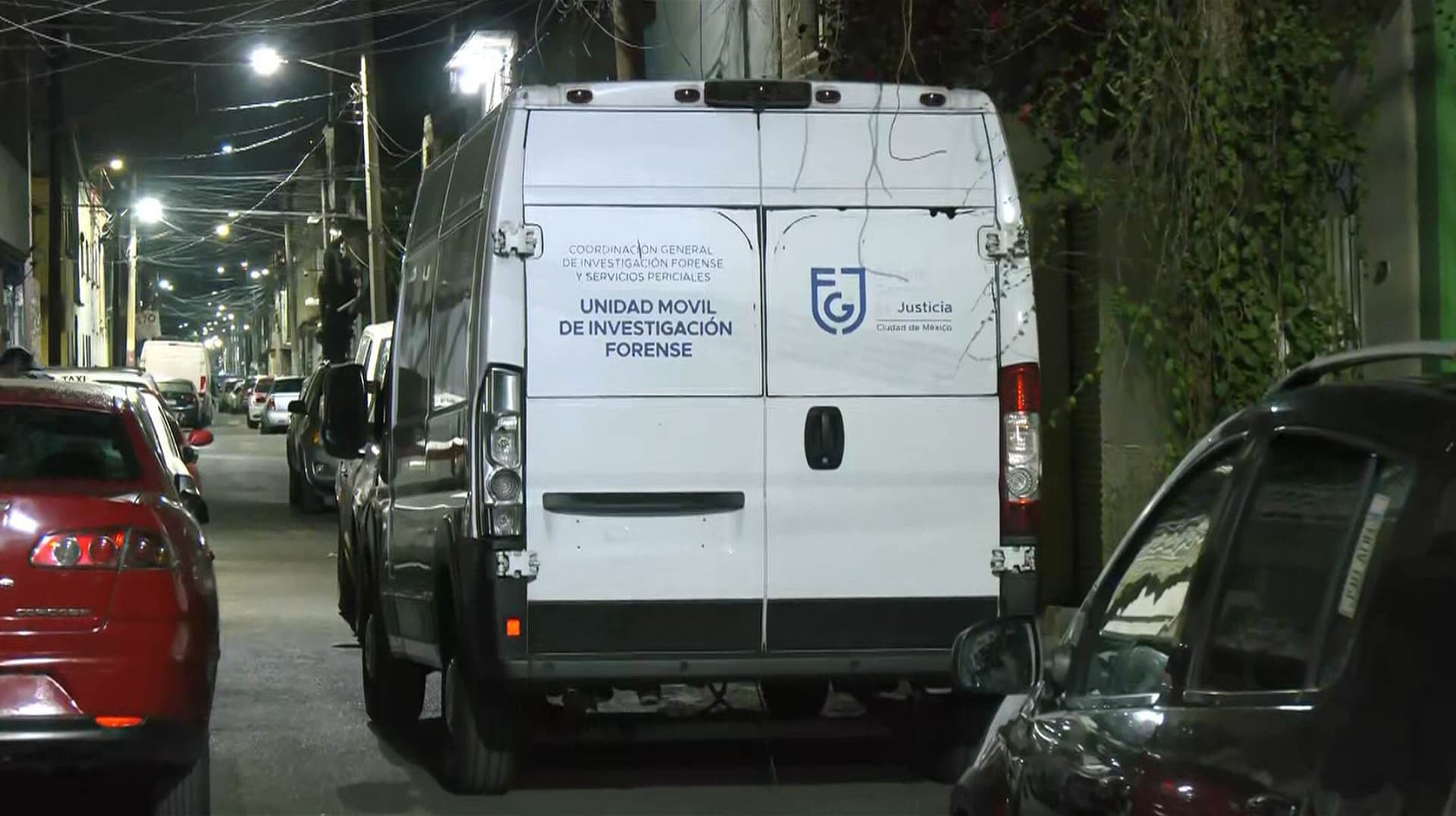 ¿Qué Pasó Hoy en la Ramos Millán? Equipos Periciles Trabajan en el Rescate del Cuerpo de Mujer Sin vida en Iztalcalco