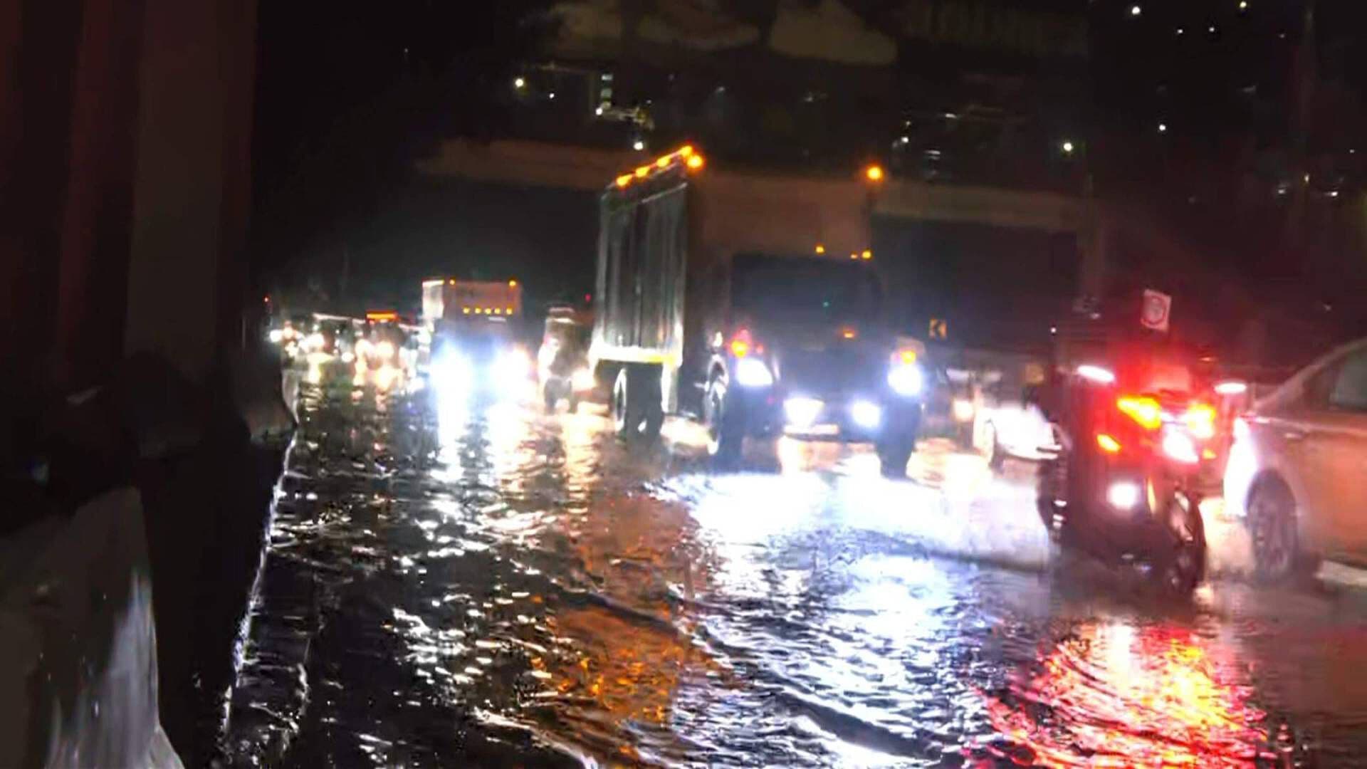 Inundación Colapsa la Autopista México-Querétaro a la Altura de Jesús Reyes Heroles