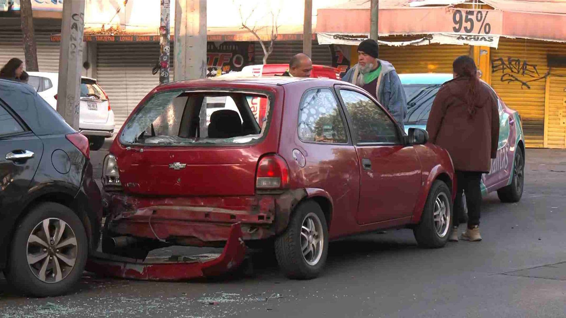 Choque en Colonia Obrera Hoy; Conductor se Pasó el Alto