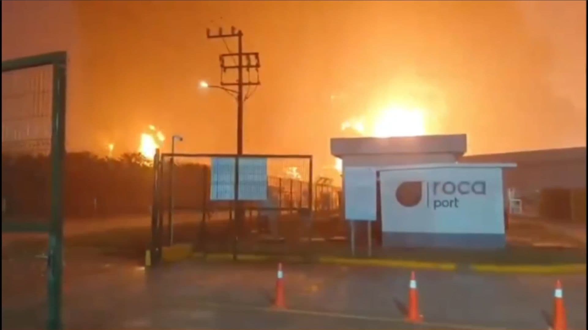 Pemex Confirma 5 Muertos por Incendio en Perímetro de la Refinería Olmeca en Paraíso, Tabasco