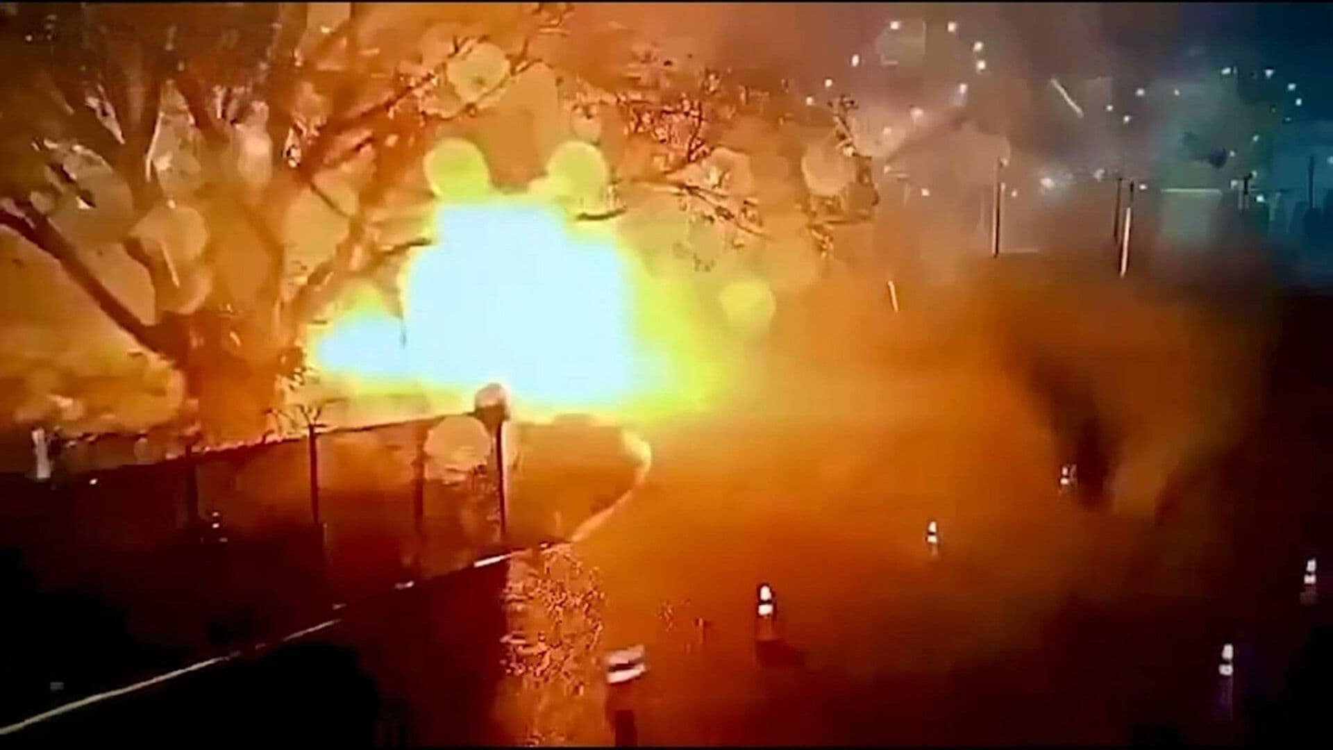 VIDEO: Revelan Momento Exacto de Incendio y Explosión en Refinería Olmeca; Suman 5 Muertos