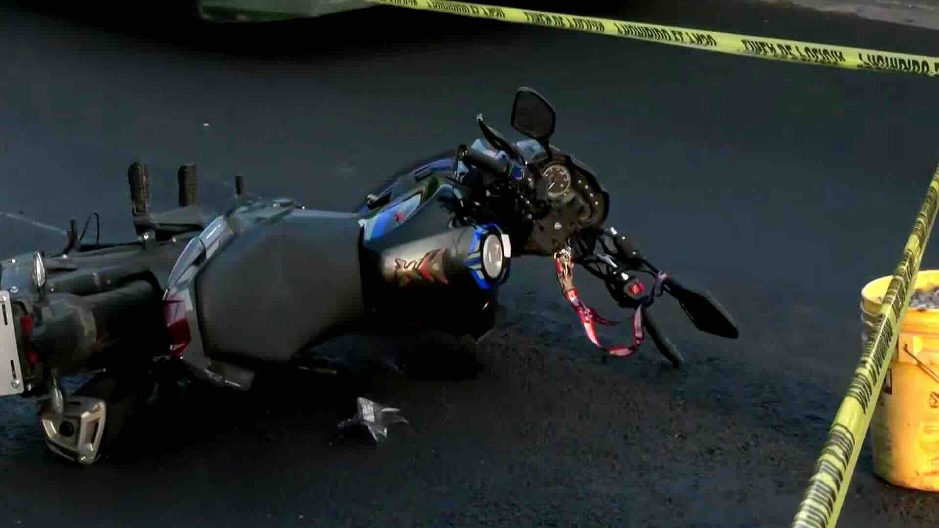 Muere Motociclista Hoy al Derrapar en Canal Río Churubusco, CDMX