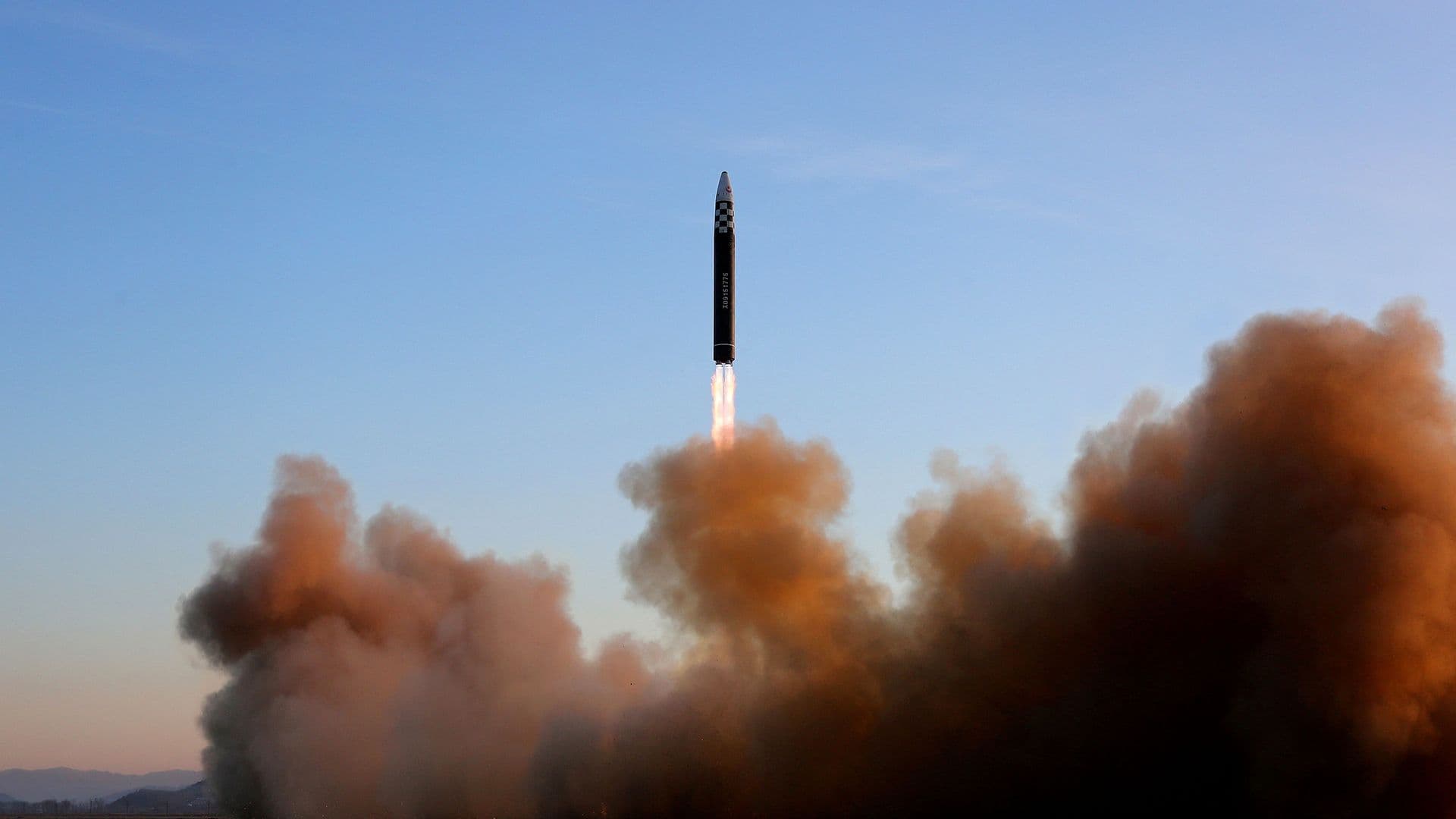 Corea del Norte Lanza Nuevo Misil al Mar de Japón