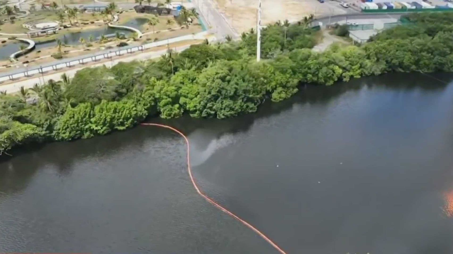 Pemex Atiende Presencia de Hidrocarburos en Dos Bocas, Tabasco con Operativo