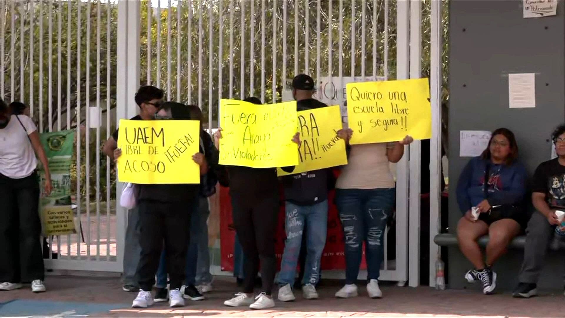 Estudiantes de la UAEM Protestan en Plantel Nezahualcóyotl por Casos de Agresión Sexual