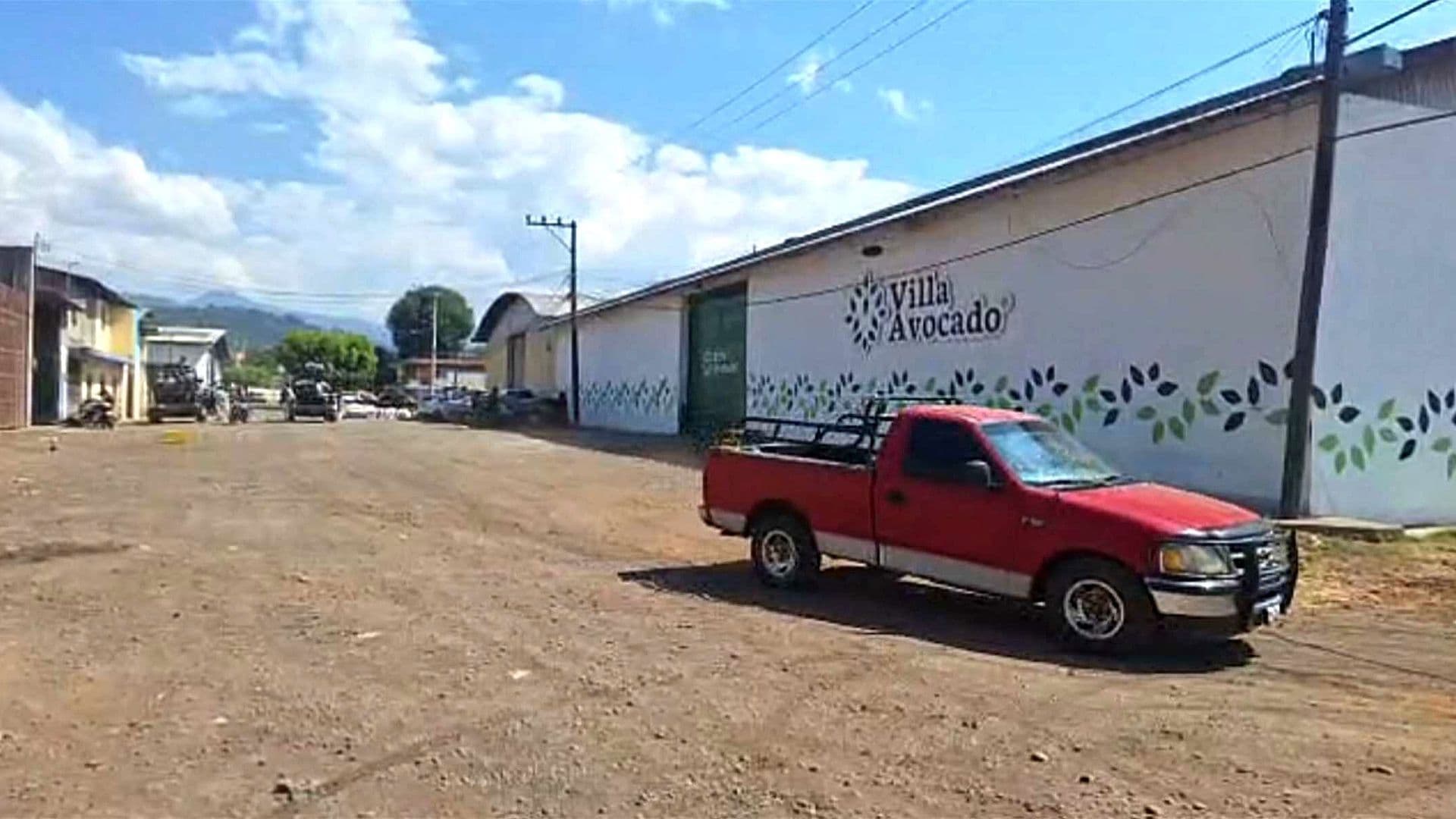 Comando Ataca Empacadora de Aguacate en Uruapan, Michoacán; No se Reportan Heridos