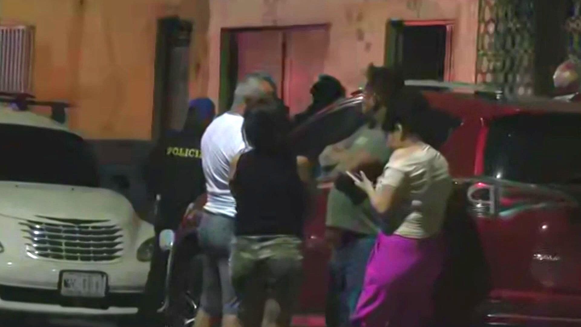 Balacera Hoy en Azcapotzalco: Matan a Hombre en la Colonia El Arenal; Familia Riñe con Policía