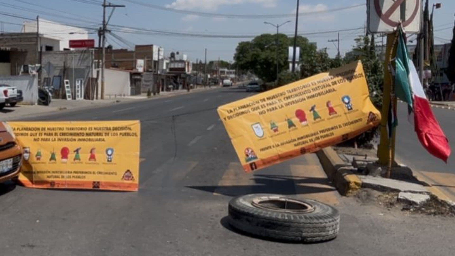 Cierran Carretera Federal a Huejotzingo en Puebla: Exigen Cierre Definitivo de Relleno Sanitario