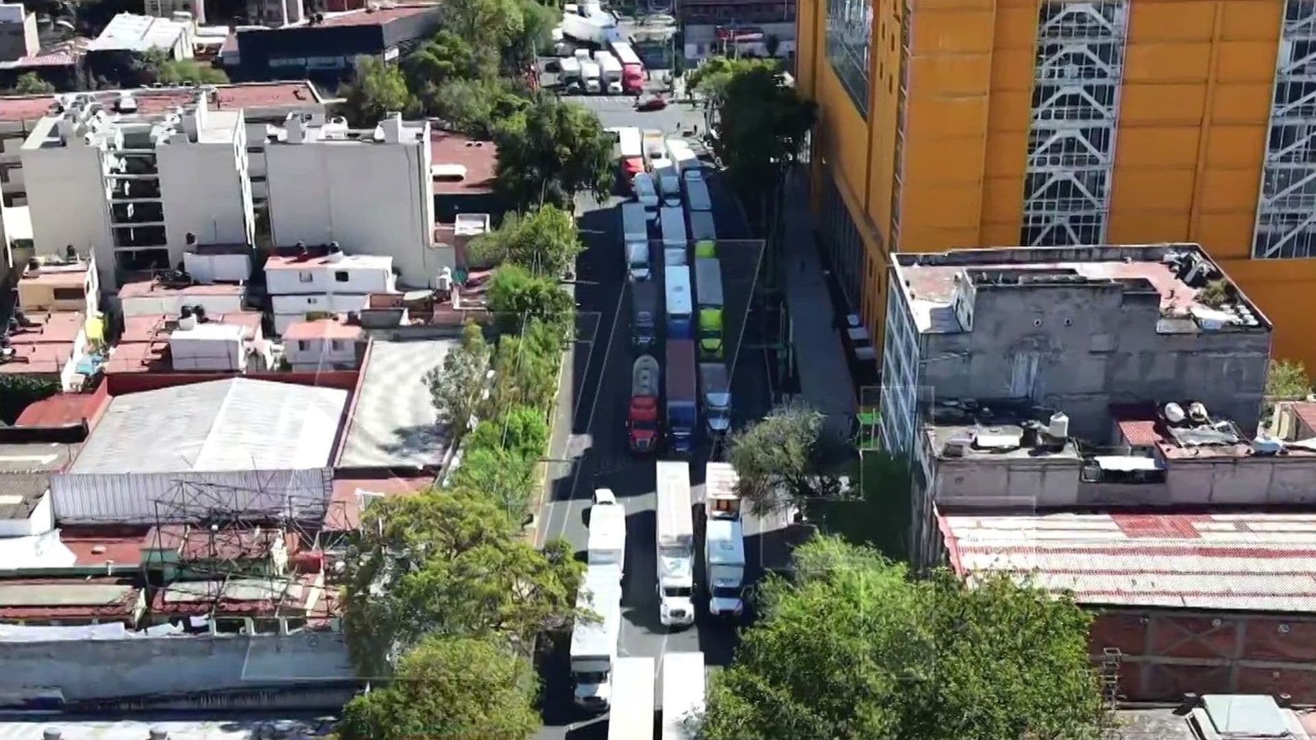 Bloqueos Ahogan al Centro de CDMX; Manifestantes Bloquean Fray Servando y Eje Central