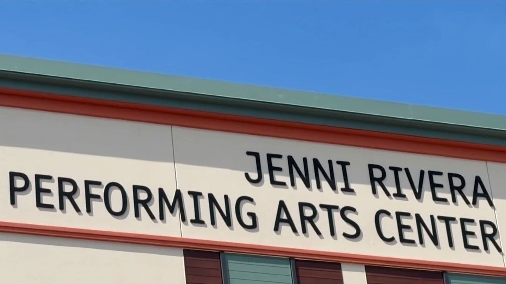 Hijas de Jenni Rivera Inauguran Centro Cultural con el Nombre de la Cantante