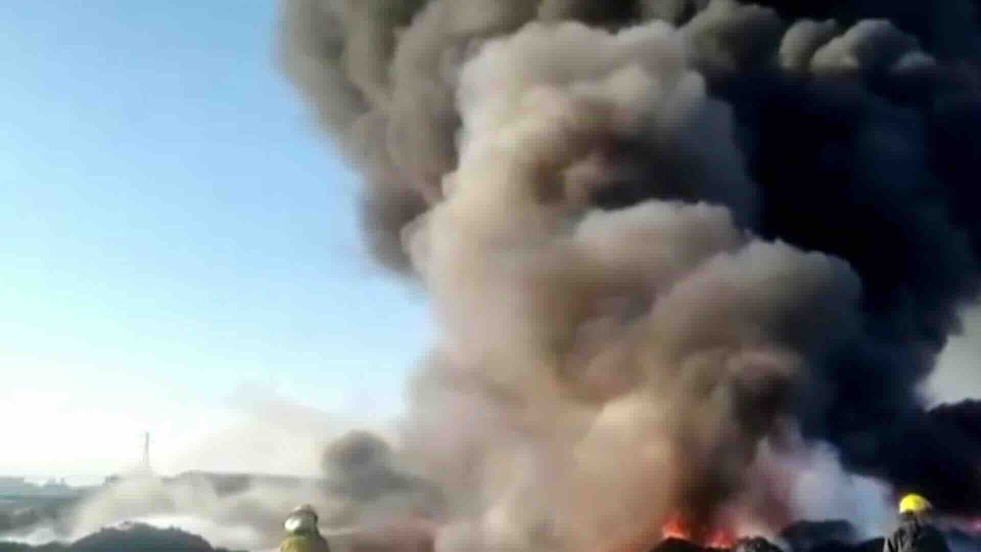 Incendio Consumió Desechos Textiles e Industriales en Coronango, Puebla