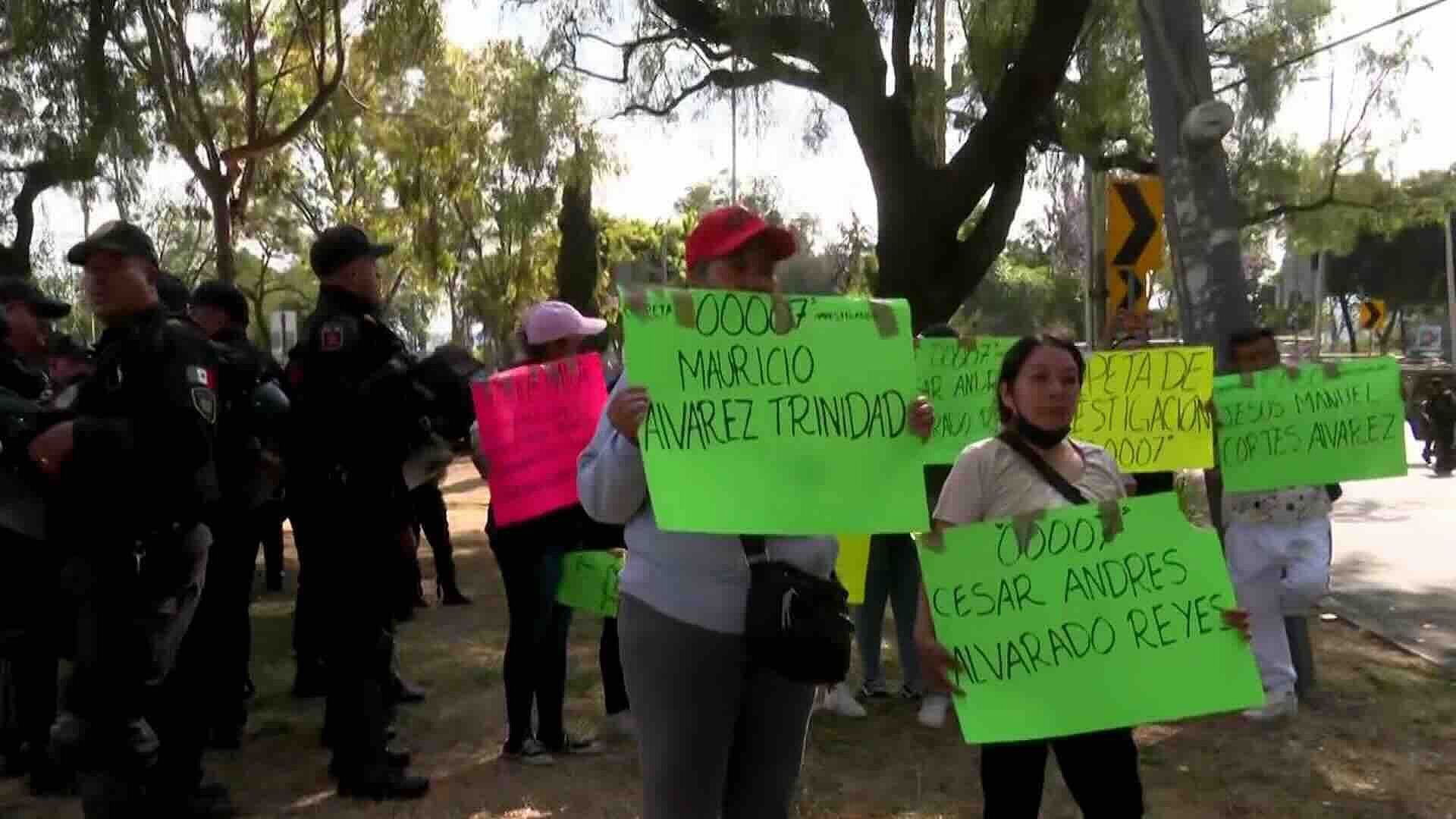 Manifestantes Protestan sobre Camellos en Viaducto Tlalpan e Insurgentes en la CDMX