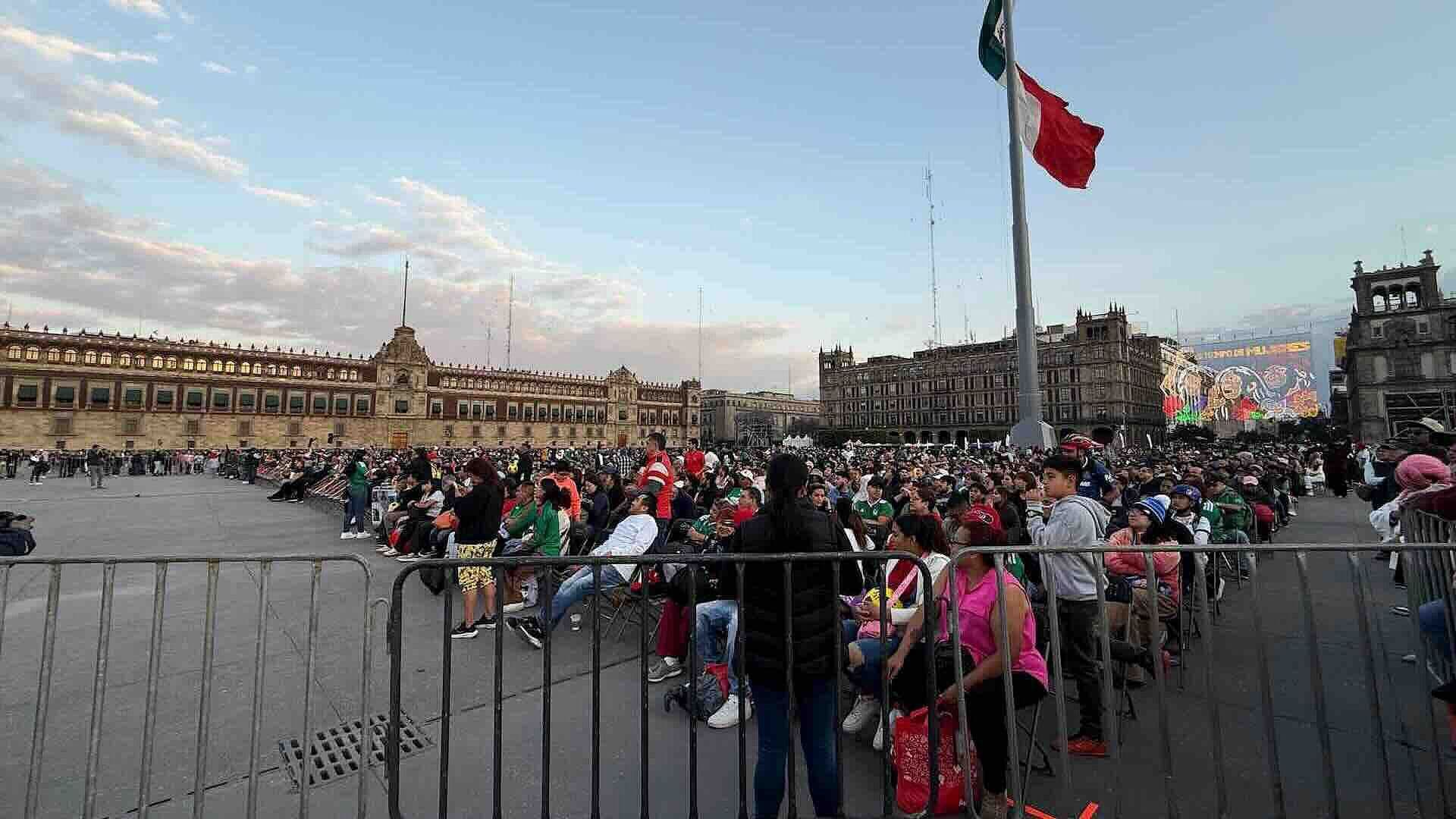 ¡En Vivo! Ambiente Apasionado en Zócalo CDMX Apoyando a México vs Portugal
