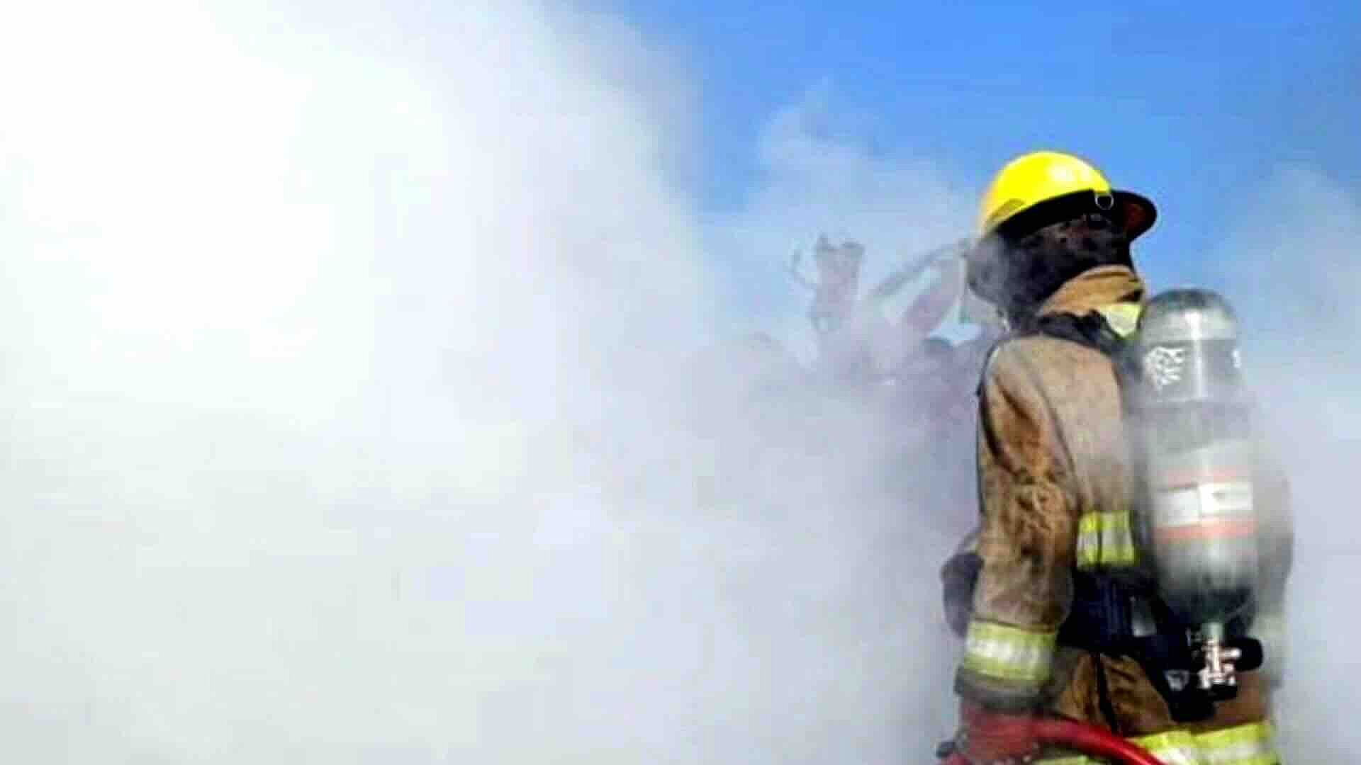 Incendio Arrasa Decenas de Autos en Cuautlancingo en Puebla; 29 Pérdidas