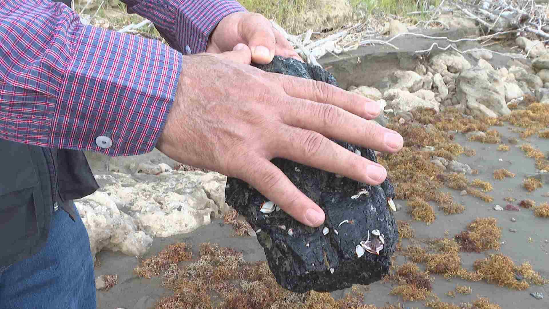 Recalan Restos de Hidrocarburo en Playa La Mancha en Actopan Veracruz