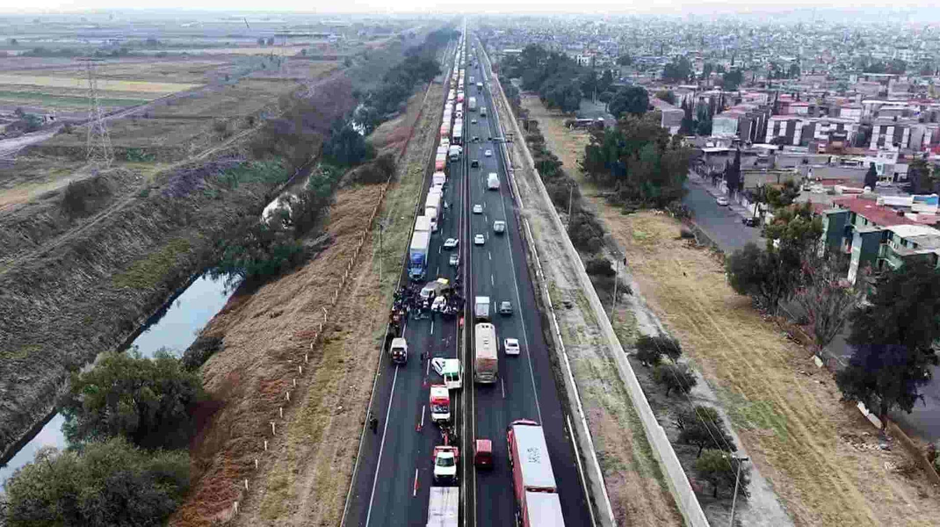 Desde el Aire: Accidente Deja Filas Kilométricas de Vehículos en el Circuito Exterior Mexiquense