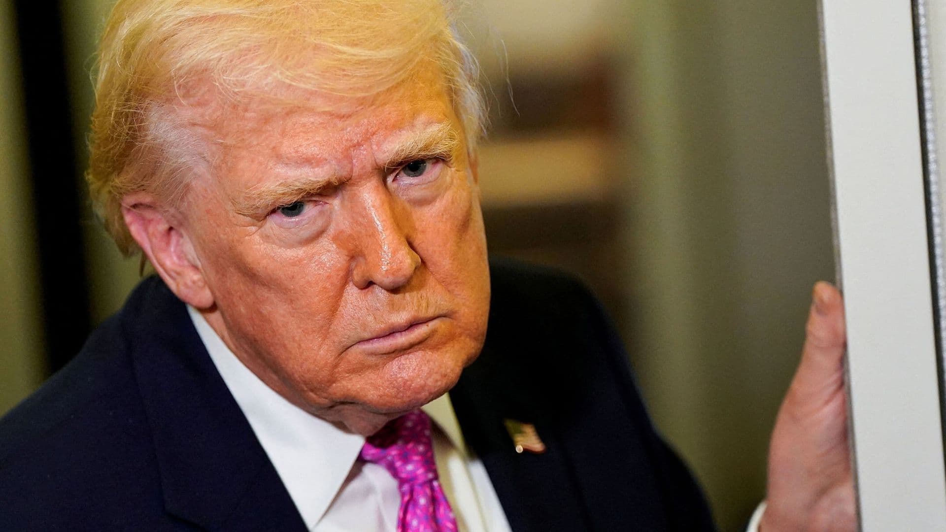 Trump Advierte que Si No Se Reabre Estrecho de Ormuz, Bombardeará Centrales Eléctricas de Irán