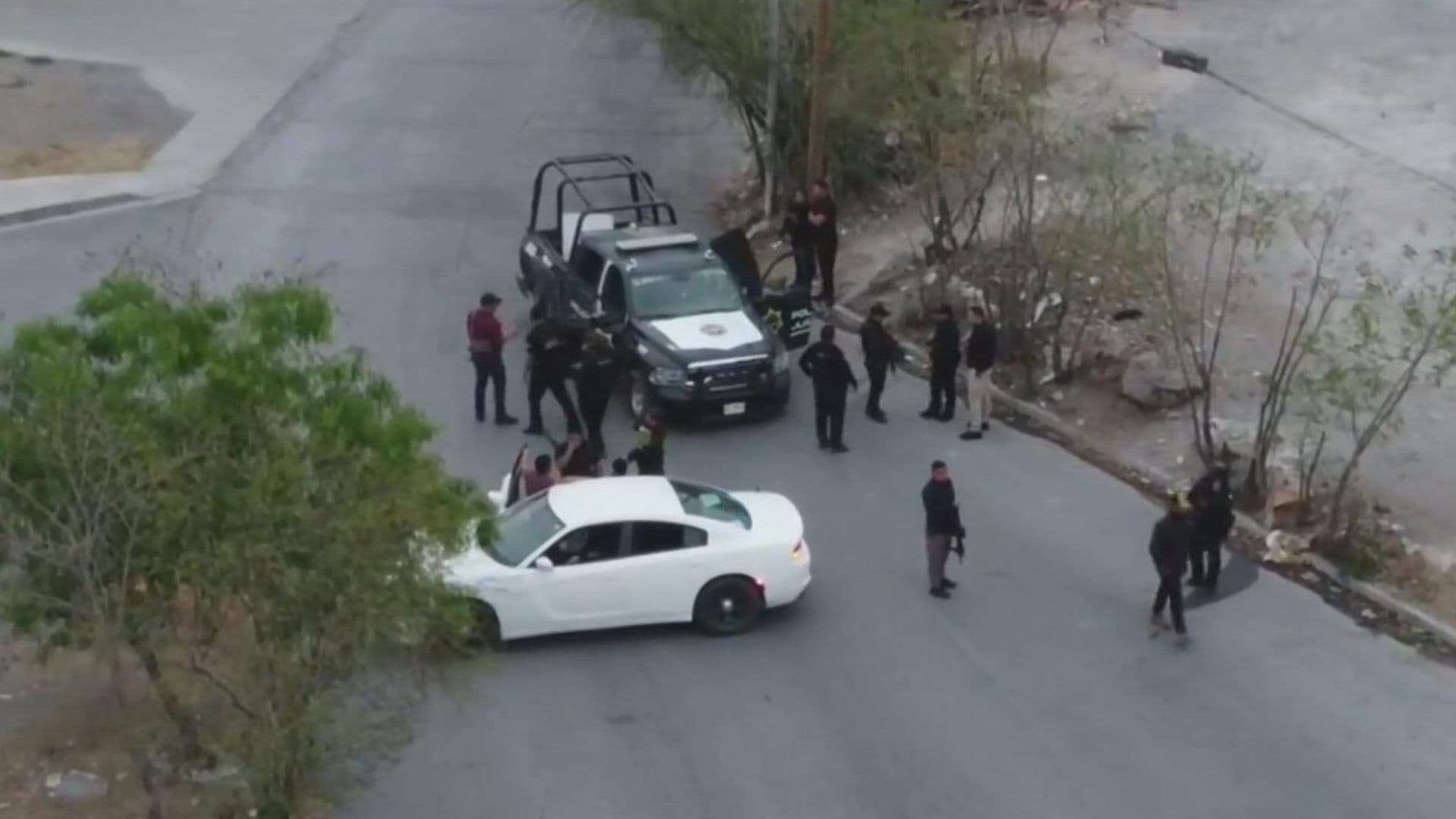Detienen a Hombre que Huyó y Disparó Contra La Policía en Col. Fernando Amilpa en Escobedo