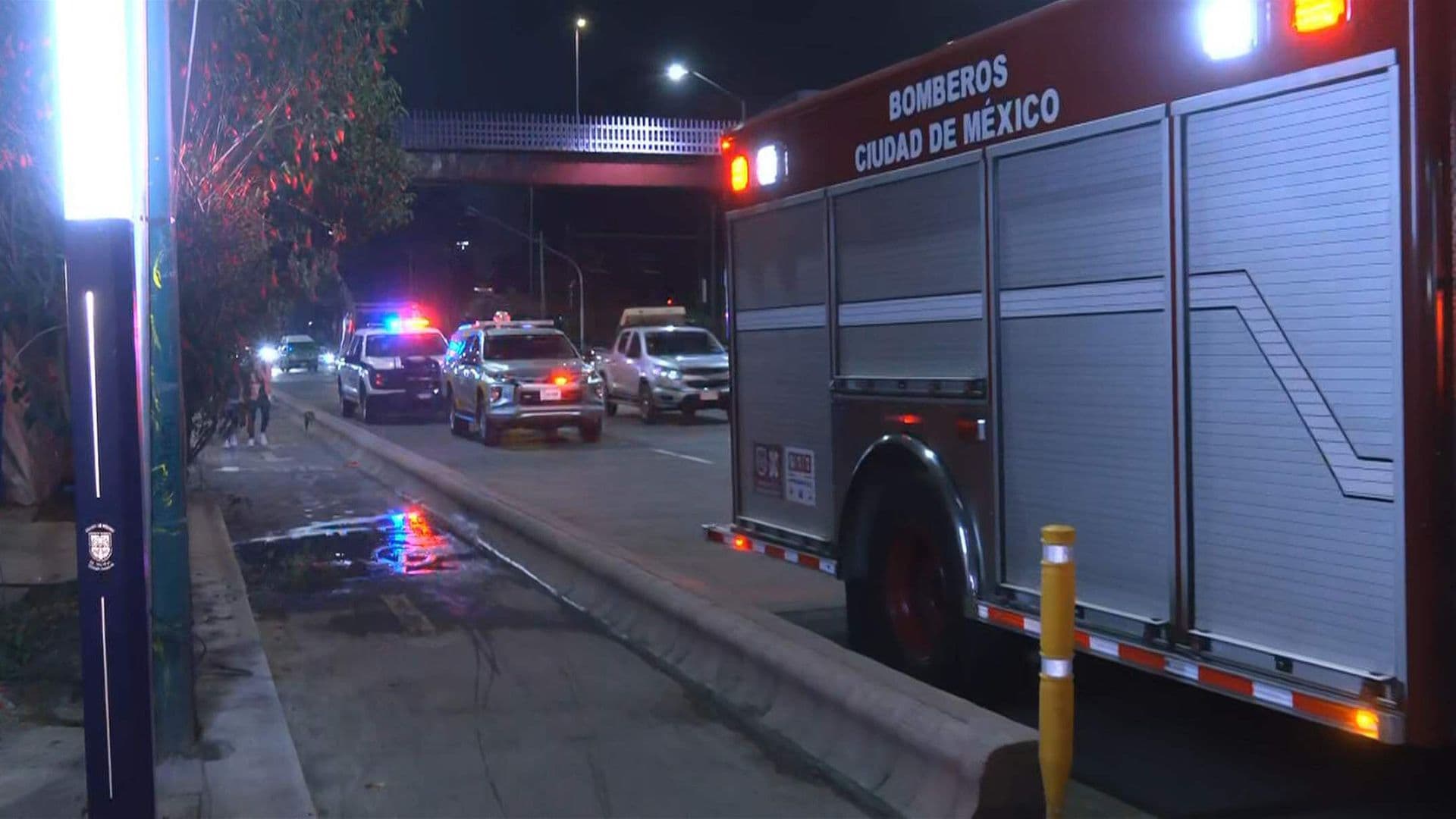¿Qué Pasó en Calzada de Tlalpan? Hallan a un Hombre Sin Vida dentro de unos Baños de CDMX