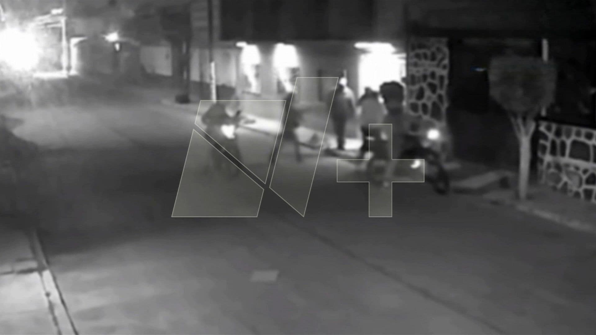 Cámaras Captan Robo en Chalco: Banda en Motocicletas Asalta a Transeúntes en Culturas de México