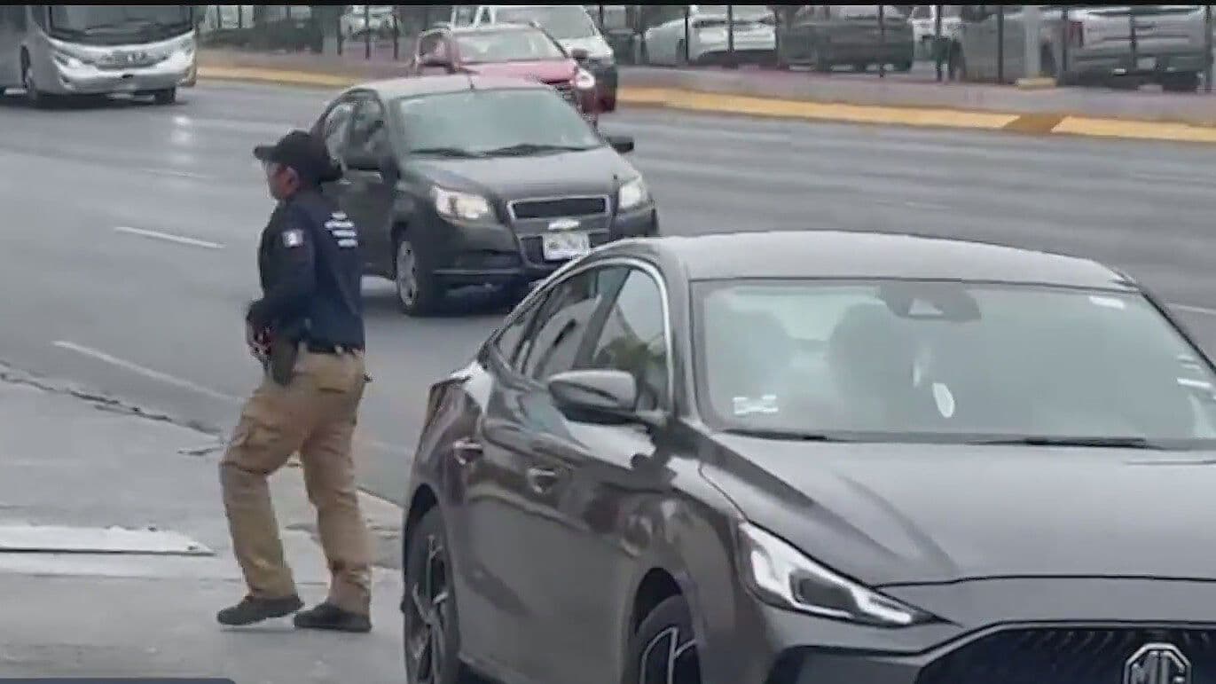 Caen 3 en Persecución en Garza Sada en Monterrey