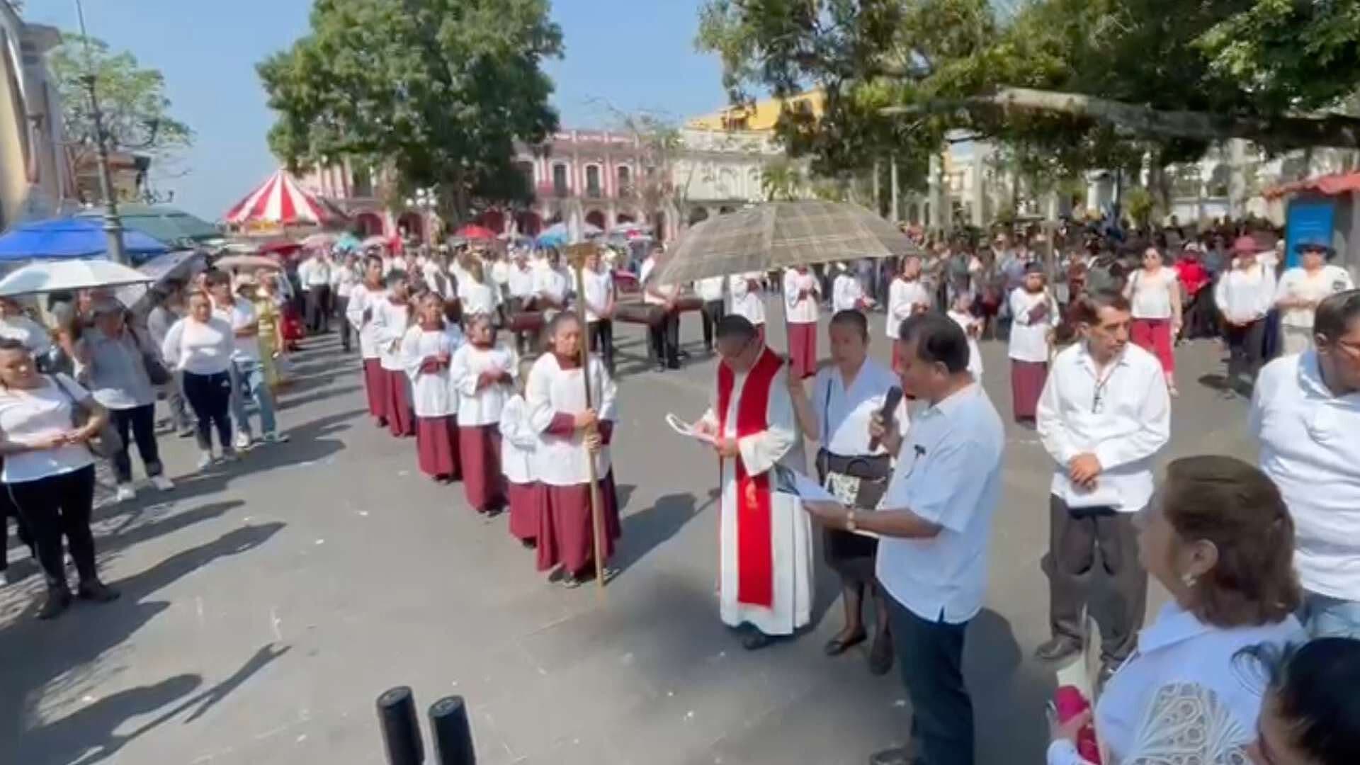 Cientos de Feligreses Participan en el Viacrusis 2026 en Córdoba