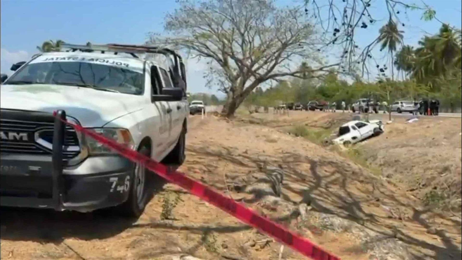 Tragedia en Viaducto Diamante de Acapulco: Vuelca Camioneta de Turistas y Deja Cinco Muertos