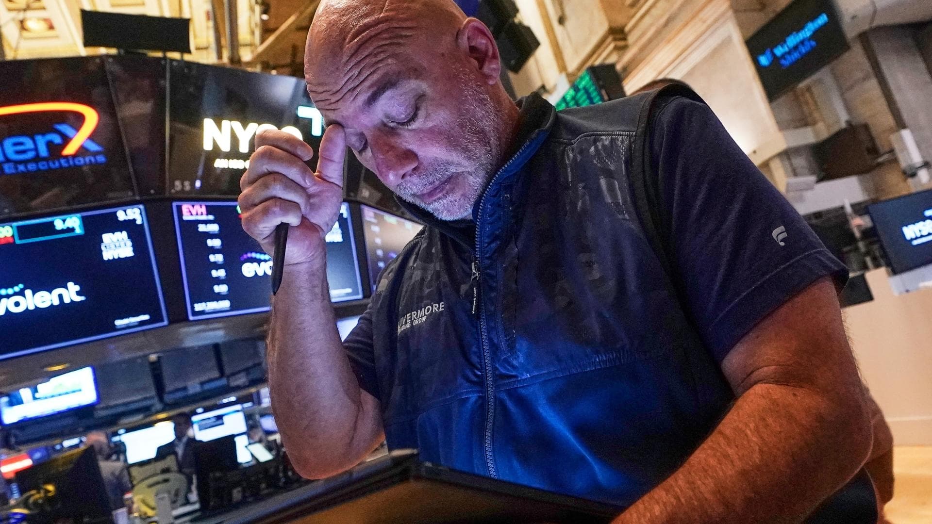 Viernes Negro en Mercados: Wall Street se Hunde y Bolsa Mexicana Cae, ¿Qué lo Provocó?