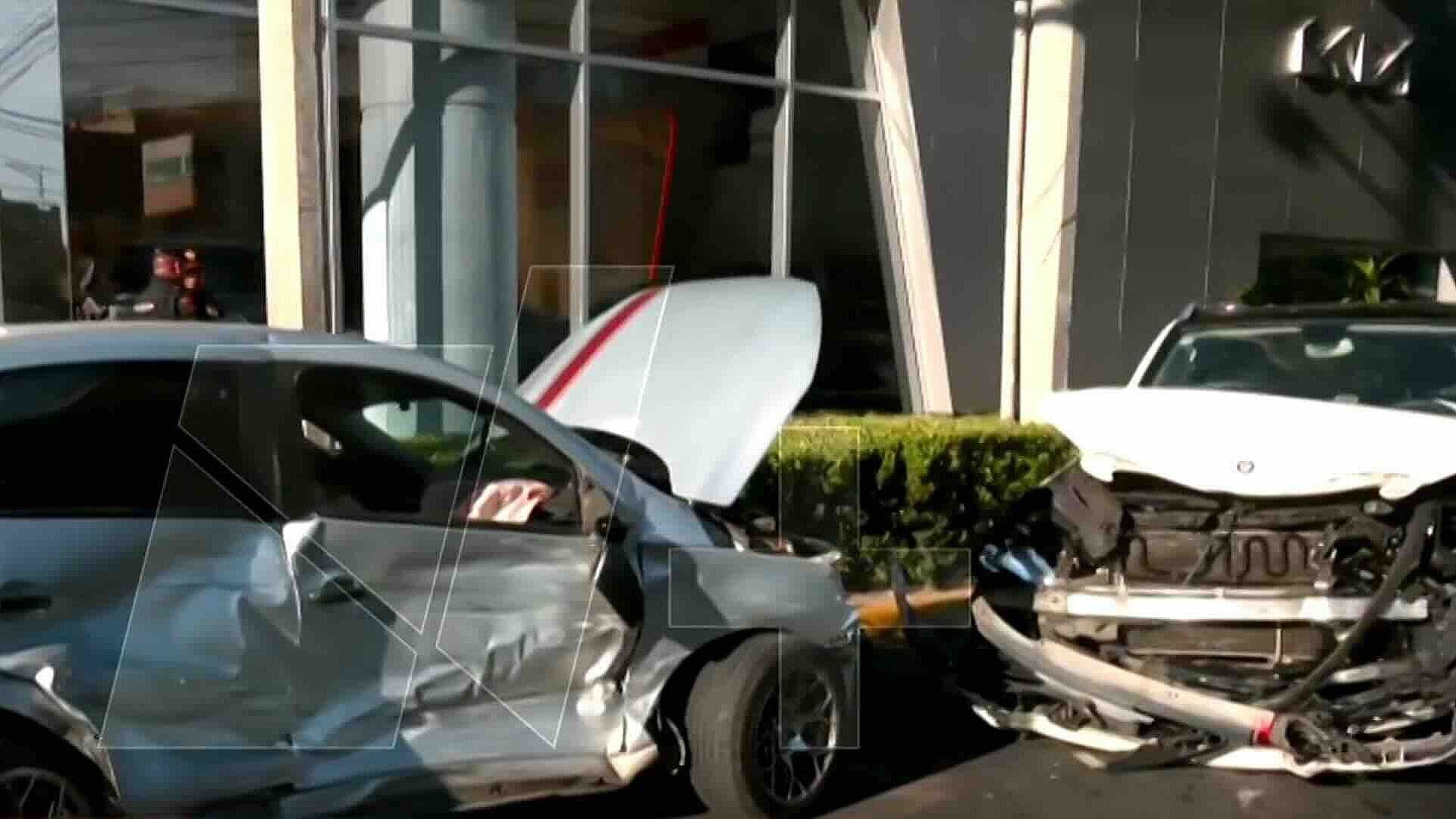 Fuerte Choque en Av Cuauhtémoc y Eje 6 en Benito Juárez, CDMX; Sin Heridos Graves
