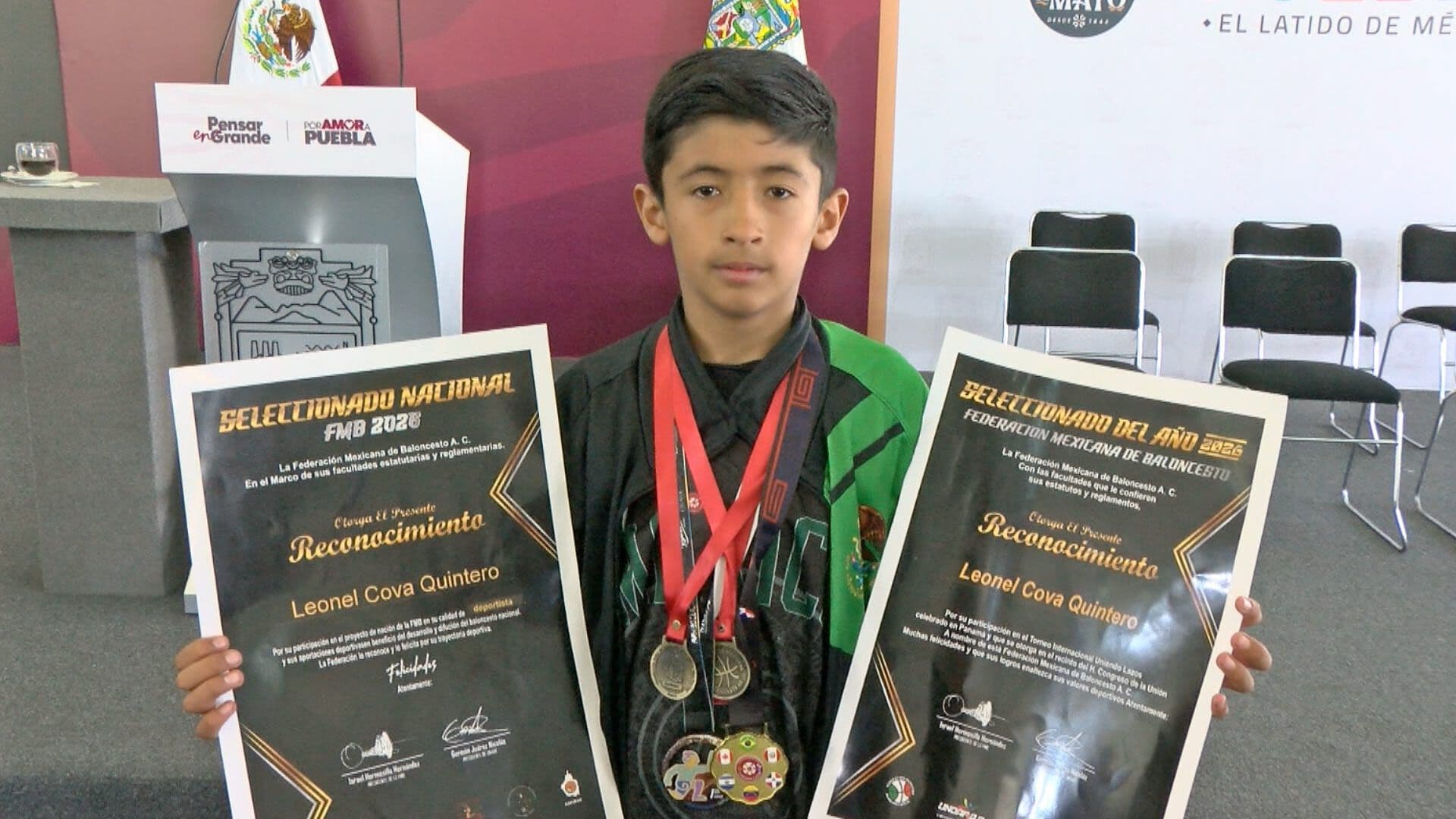 Conoce a Leonel; Poblano de 10 Años Seleccionado para el Equipo de Básquetbol Nacional