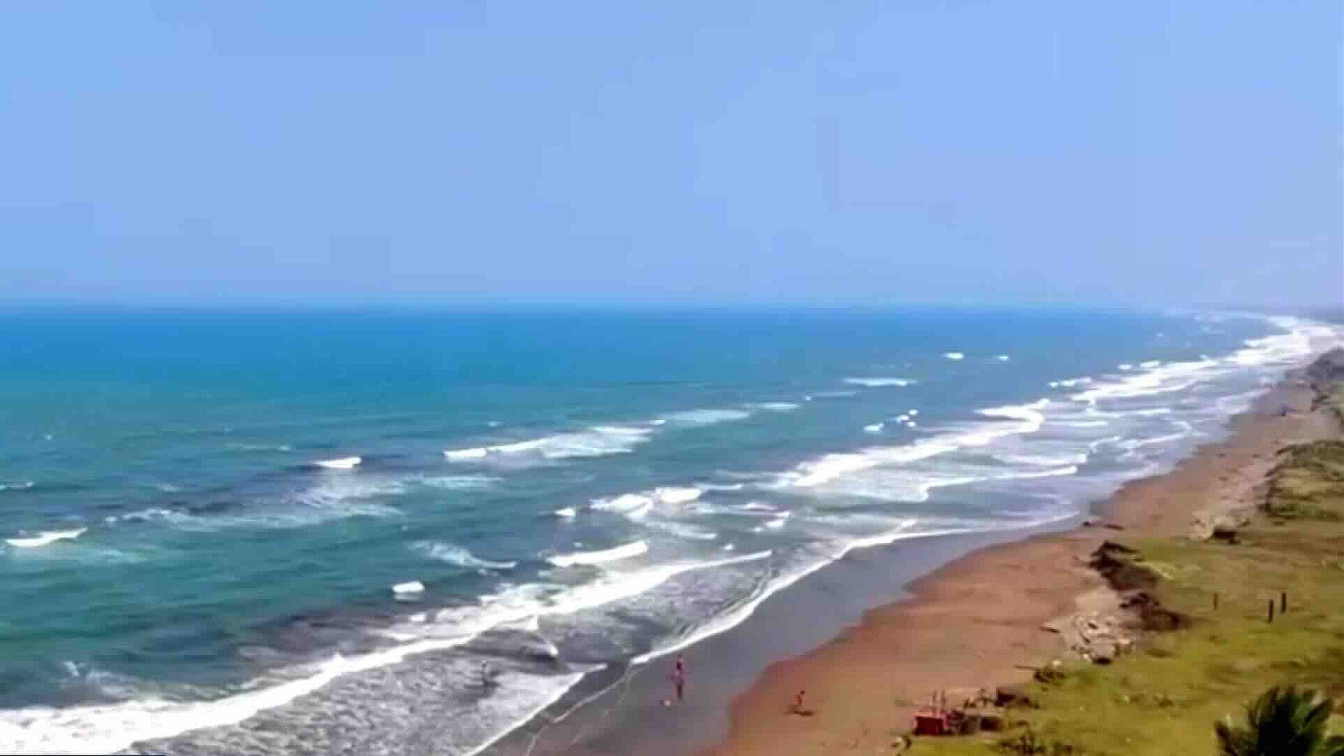 Chapopote Sigue Llegando a Playas del Golfo de México y Afecta a Pescadores