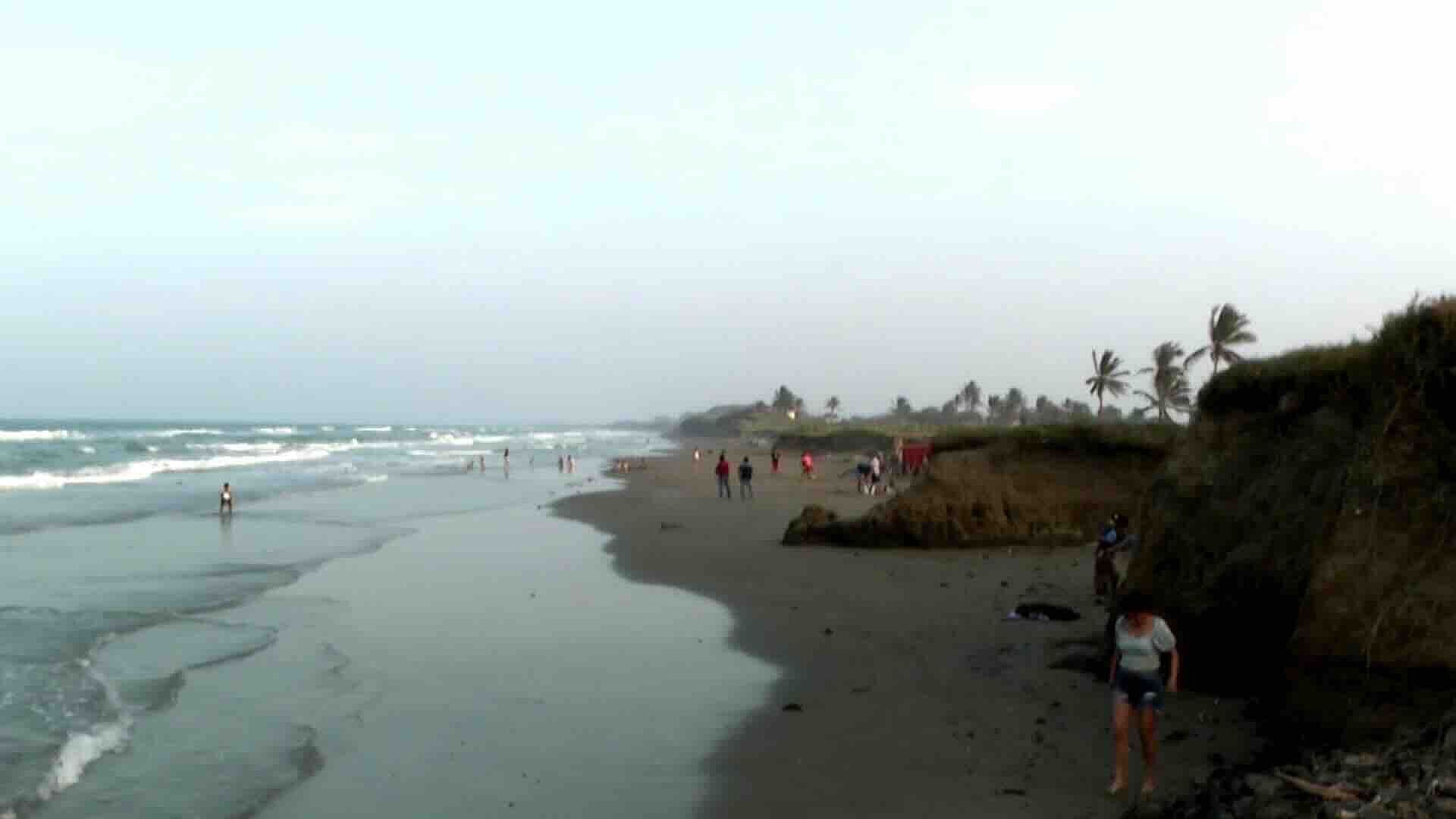 Derrame de Hidrocarburo Afecta Playas de Alvarado y Pone en Riesgo Turismo y Pesca