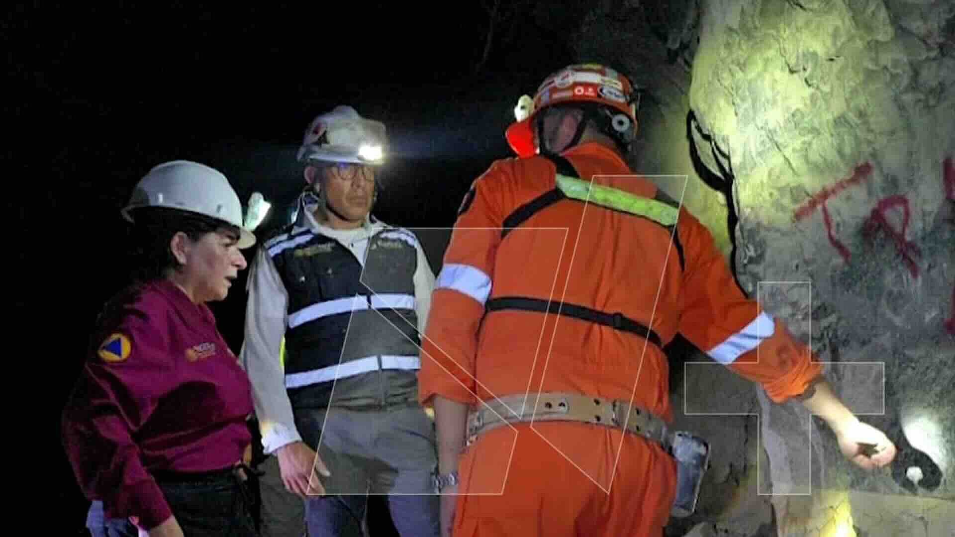 Continúan Labores de Rescate de 3 Mineros Atrapados en Mina Santa Fe, El Rosario, Sinaloa