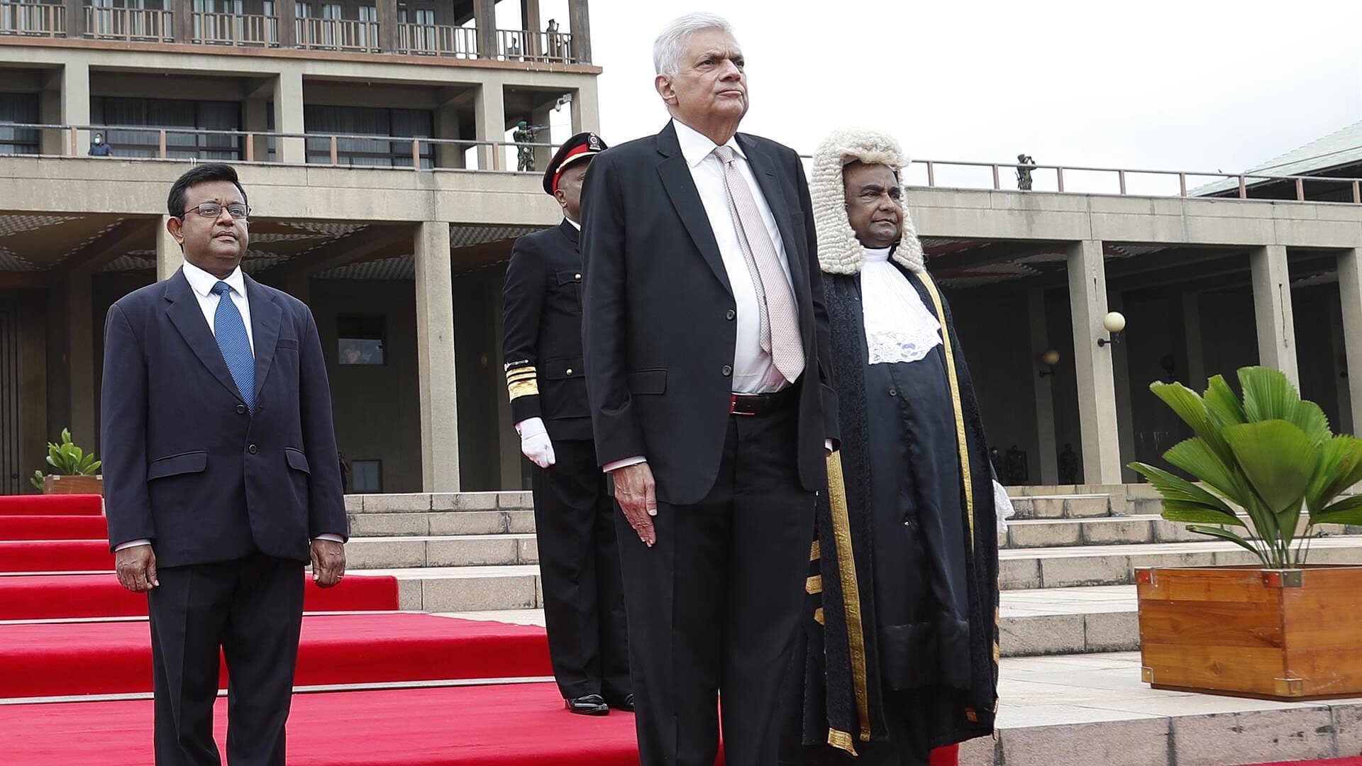 Ranil Wickremesinghe jura como presidente de Sri Lanka