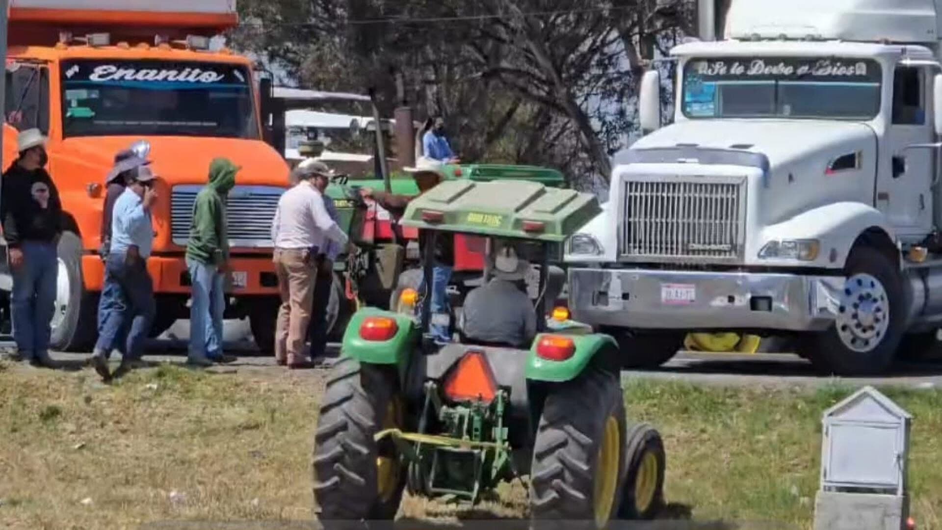 Agricultores Cierran Autopista Arco Norte y Carretera Méxio-Veracruz a la Altura de Tlaxcala