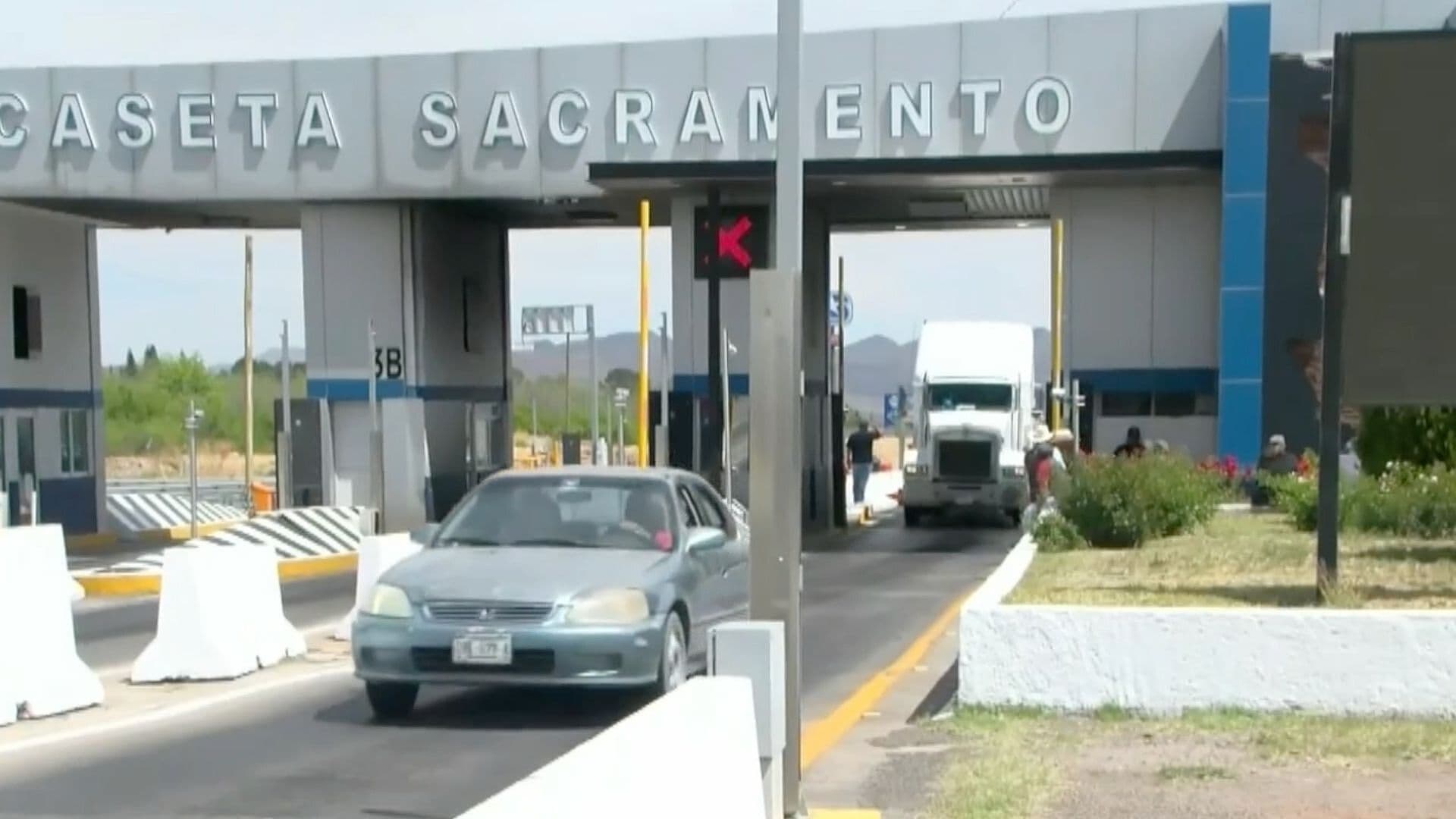 Productores Toman Caseta de Sacramento en Chihuahua; Dejan el Tránsito Libre