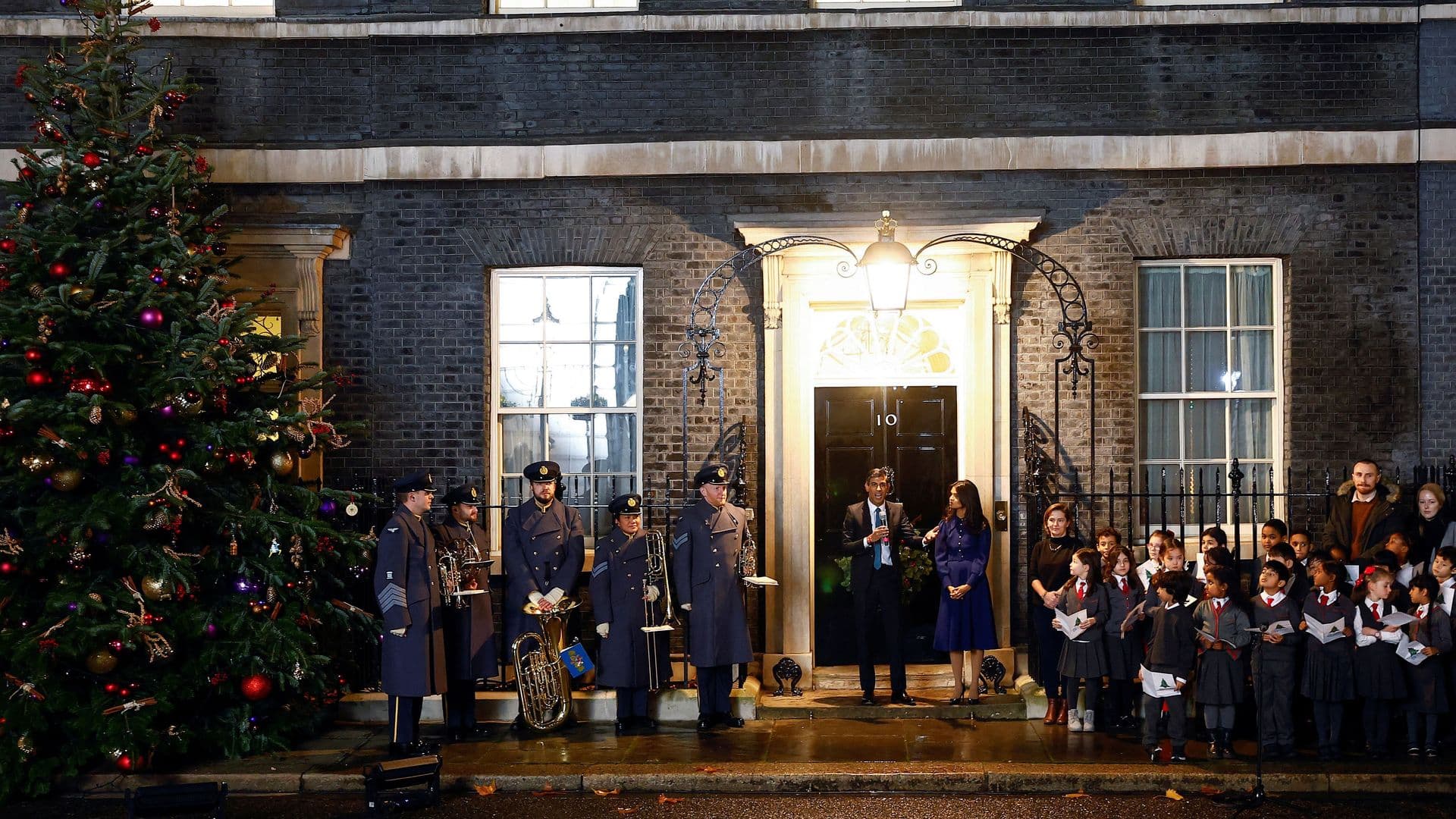 Comienza la Navidad en Downing Street